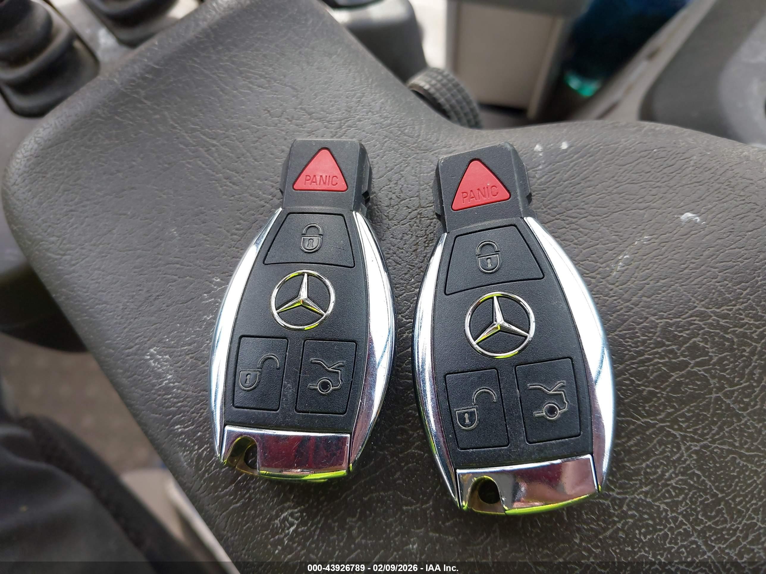 MERCEDES-BENZ C image 11