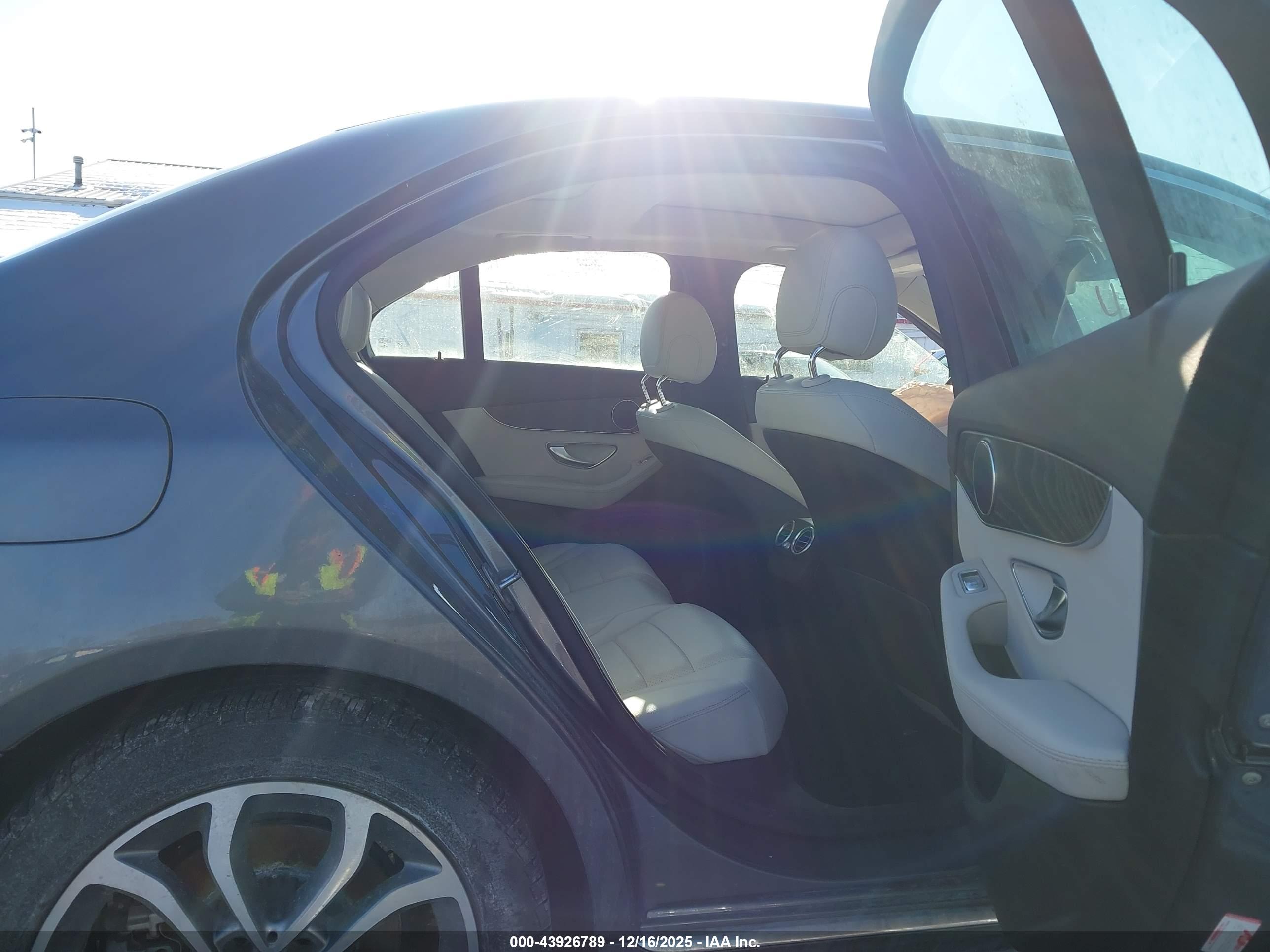 MERCEDES-BENZ C image 8