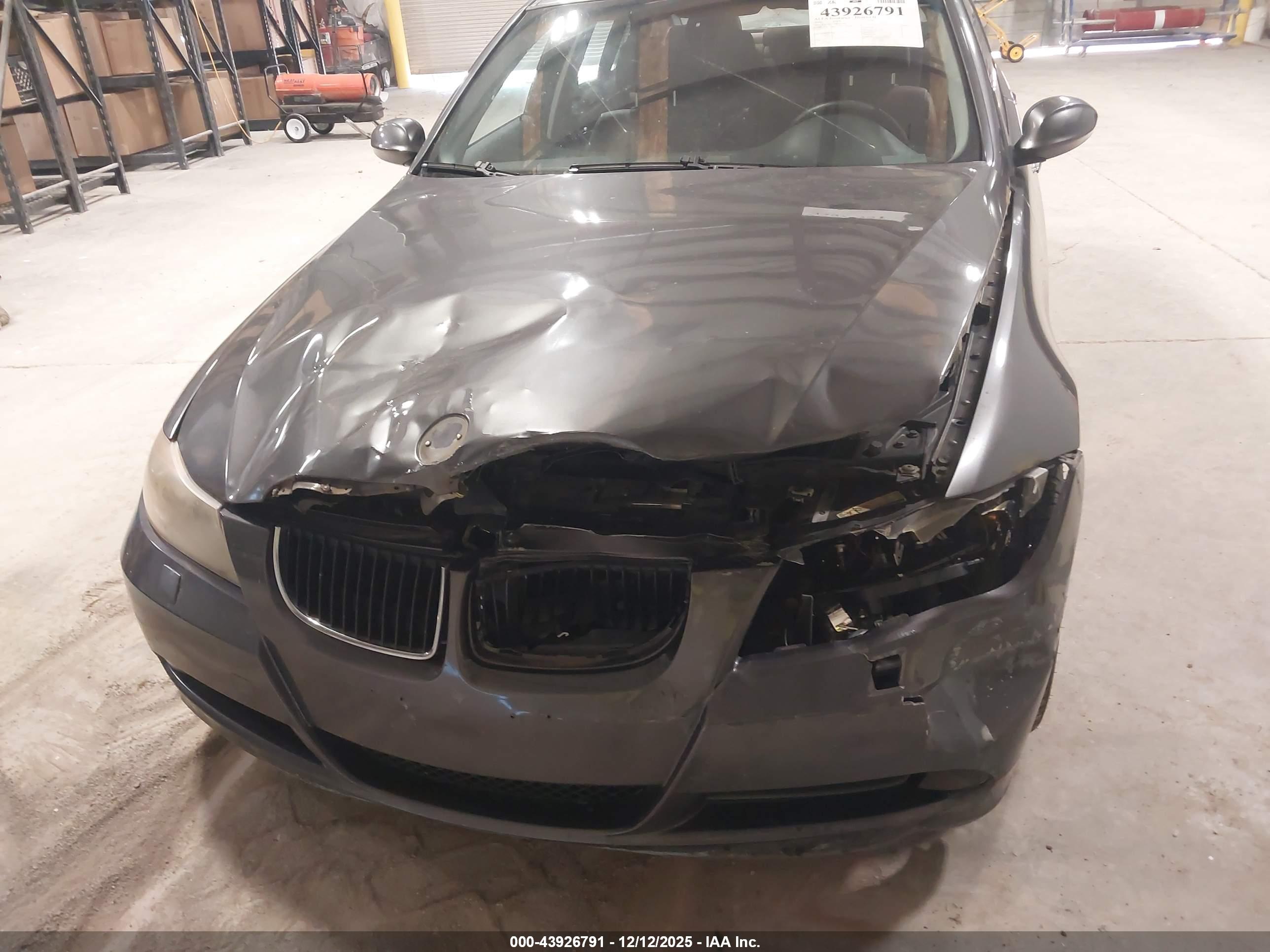 BMW 325I image 6