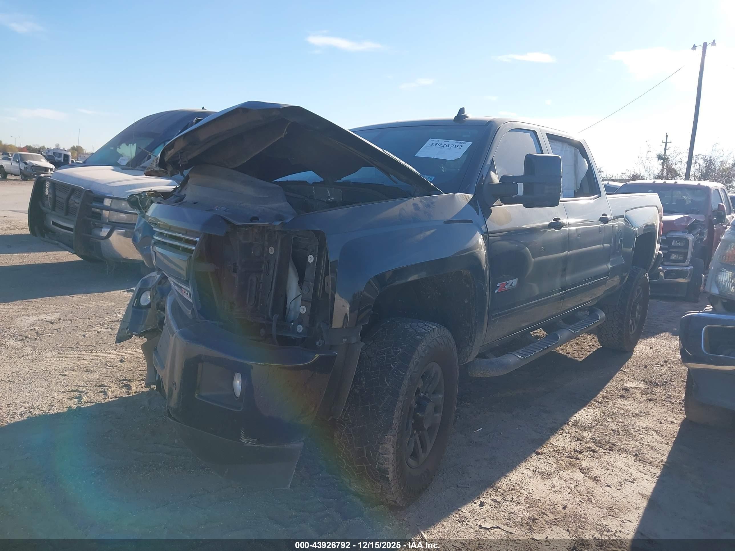 CHEVROLET SILVERADO image 2