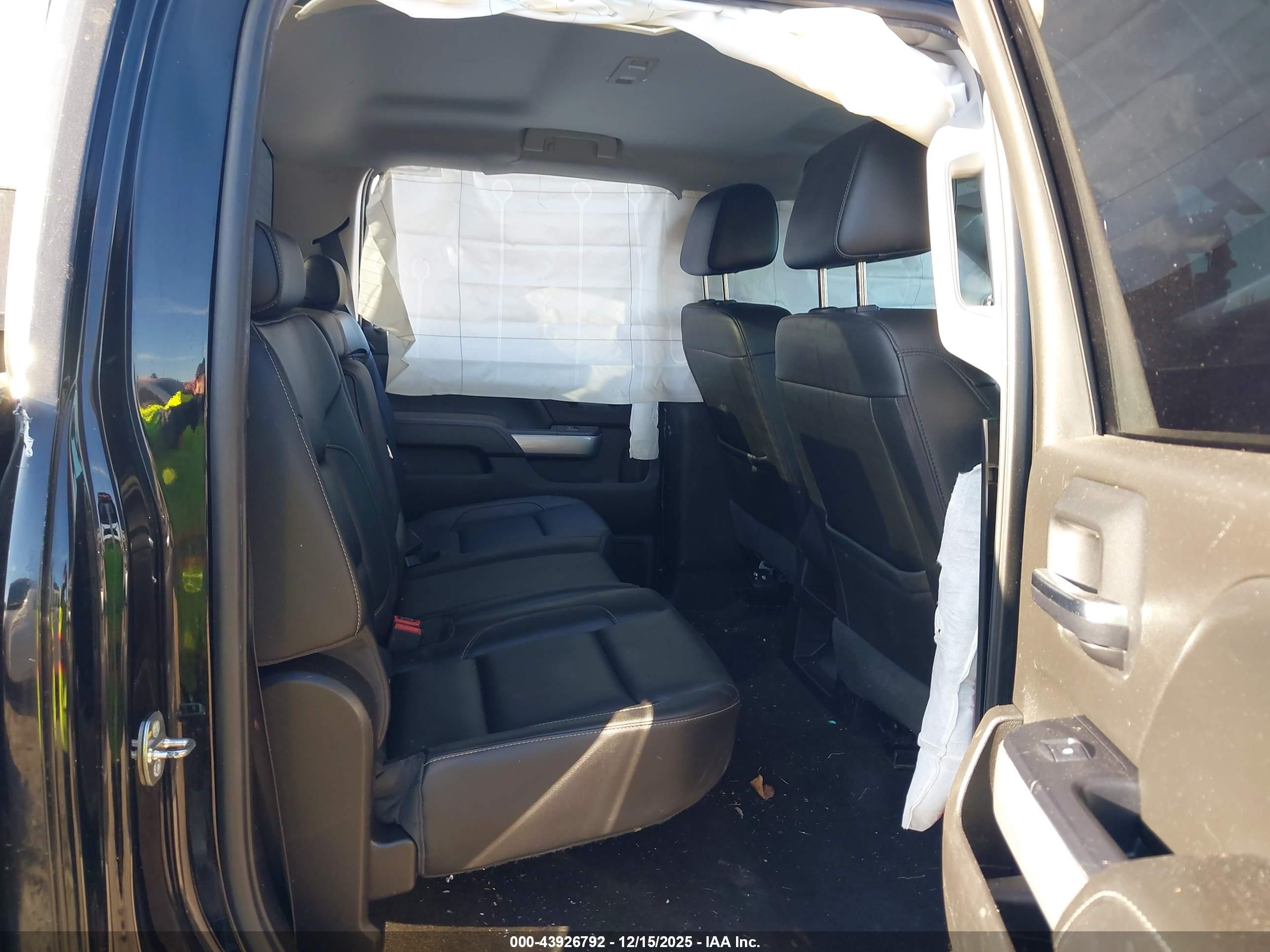 CHEVROLET SILVERADO image 8