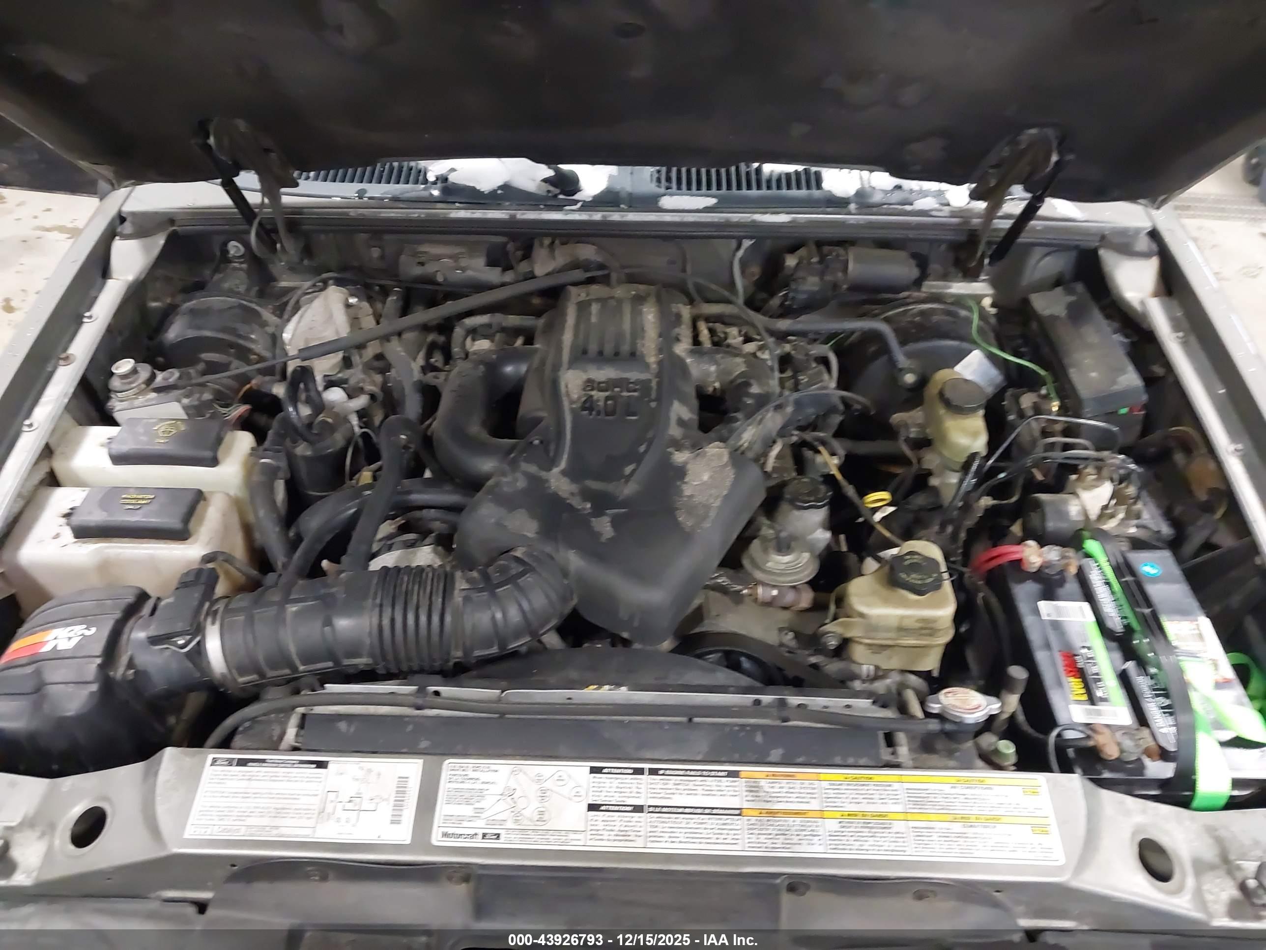 FORD EXPLORER image 10