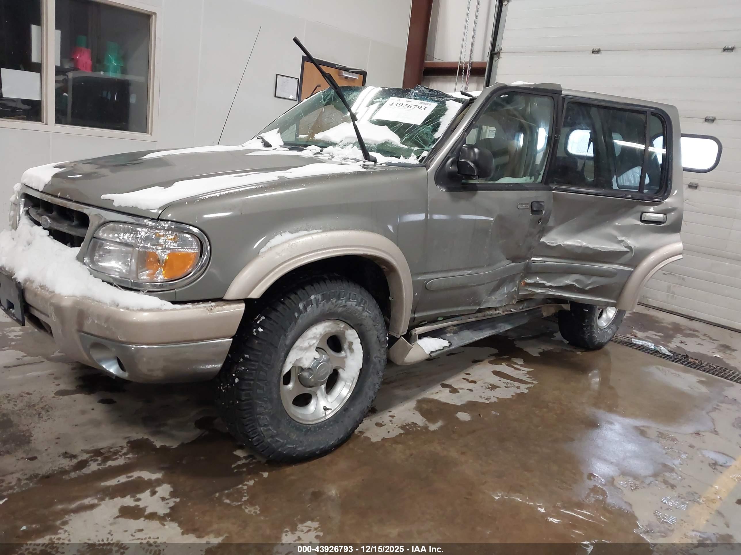 FORD EXPLORER image 2