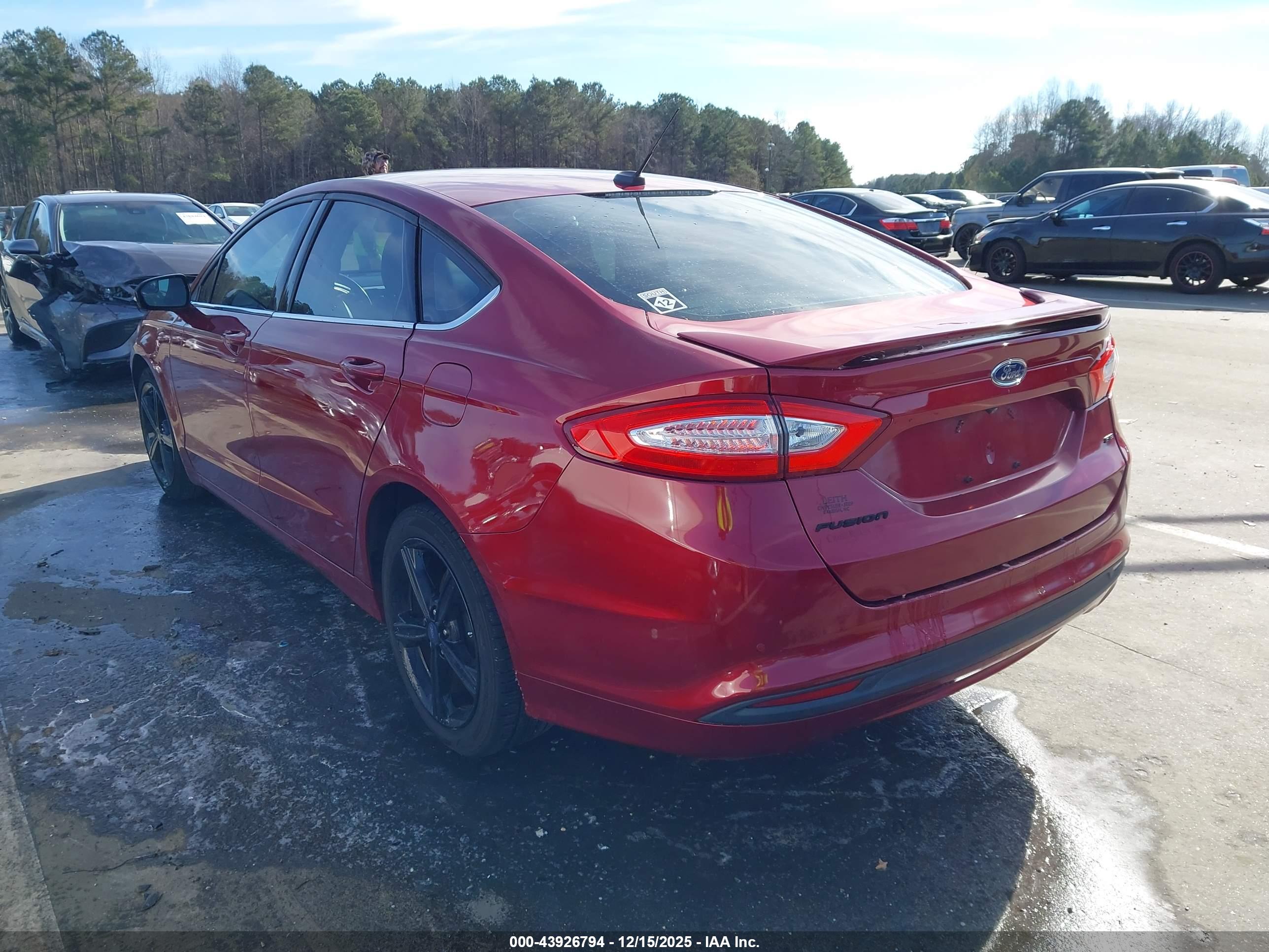 FORD FUSION image 3