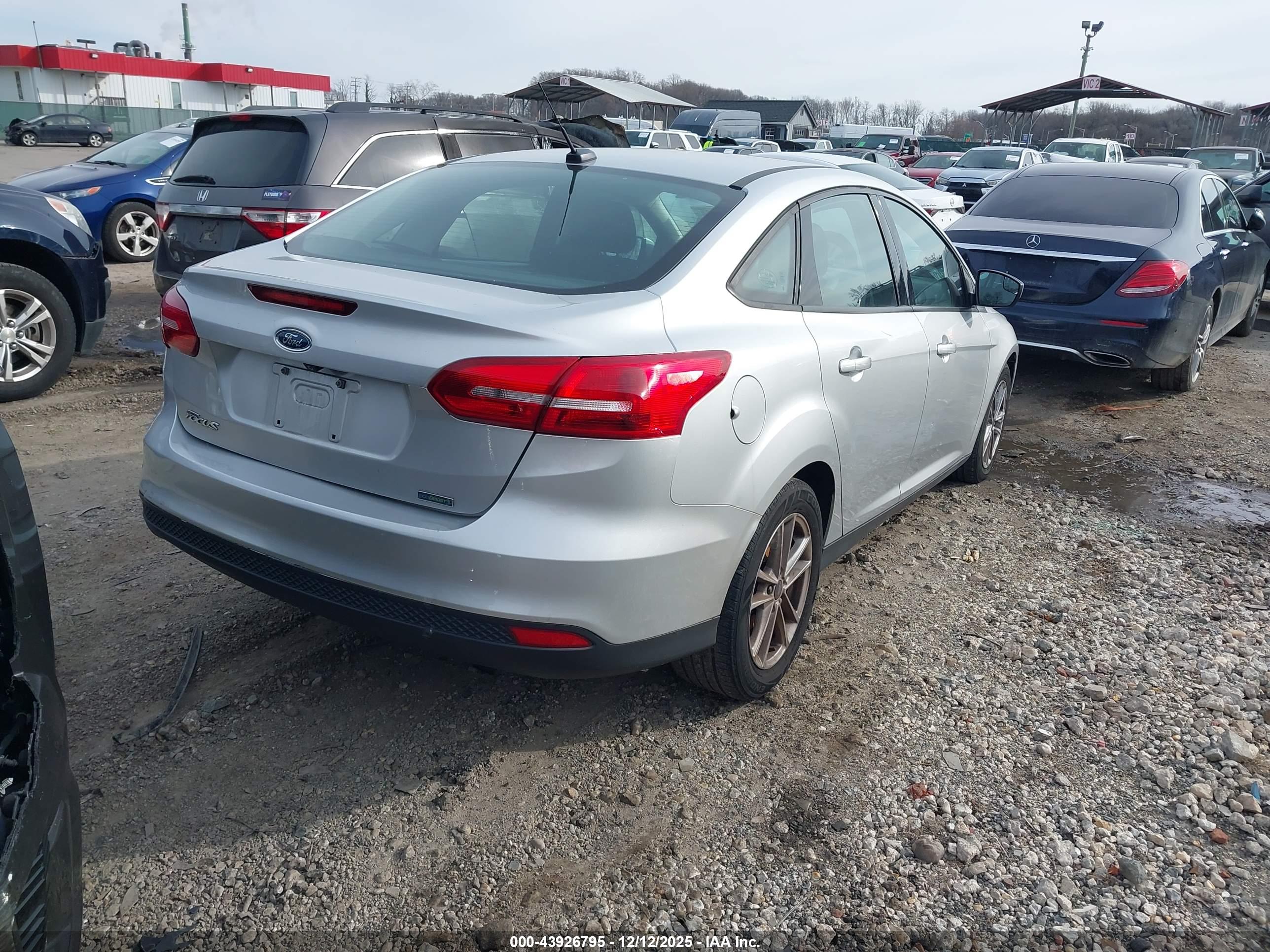 FORD FOCUS image 4
