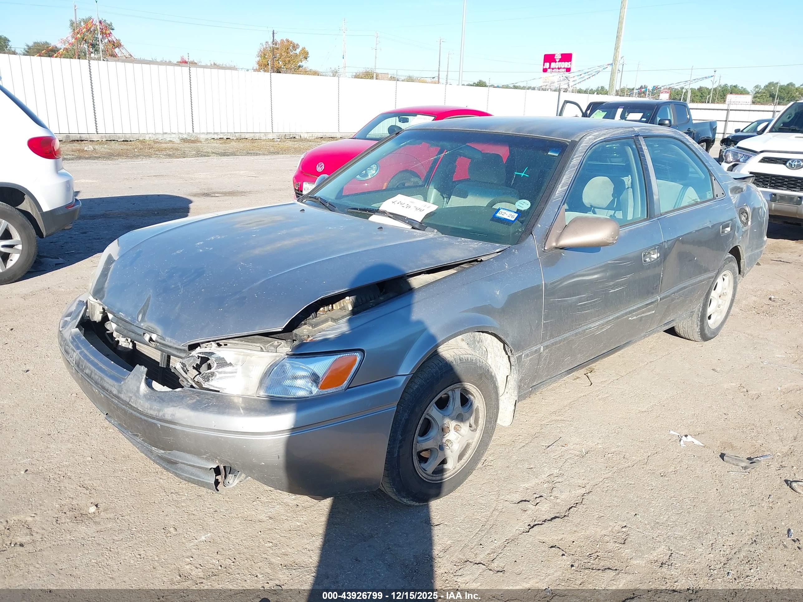 TOYOTA CAMRY image 2