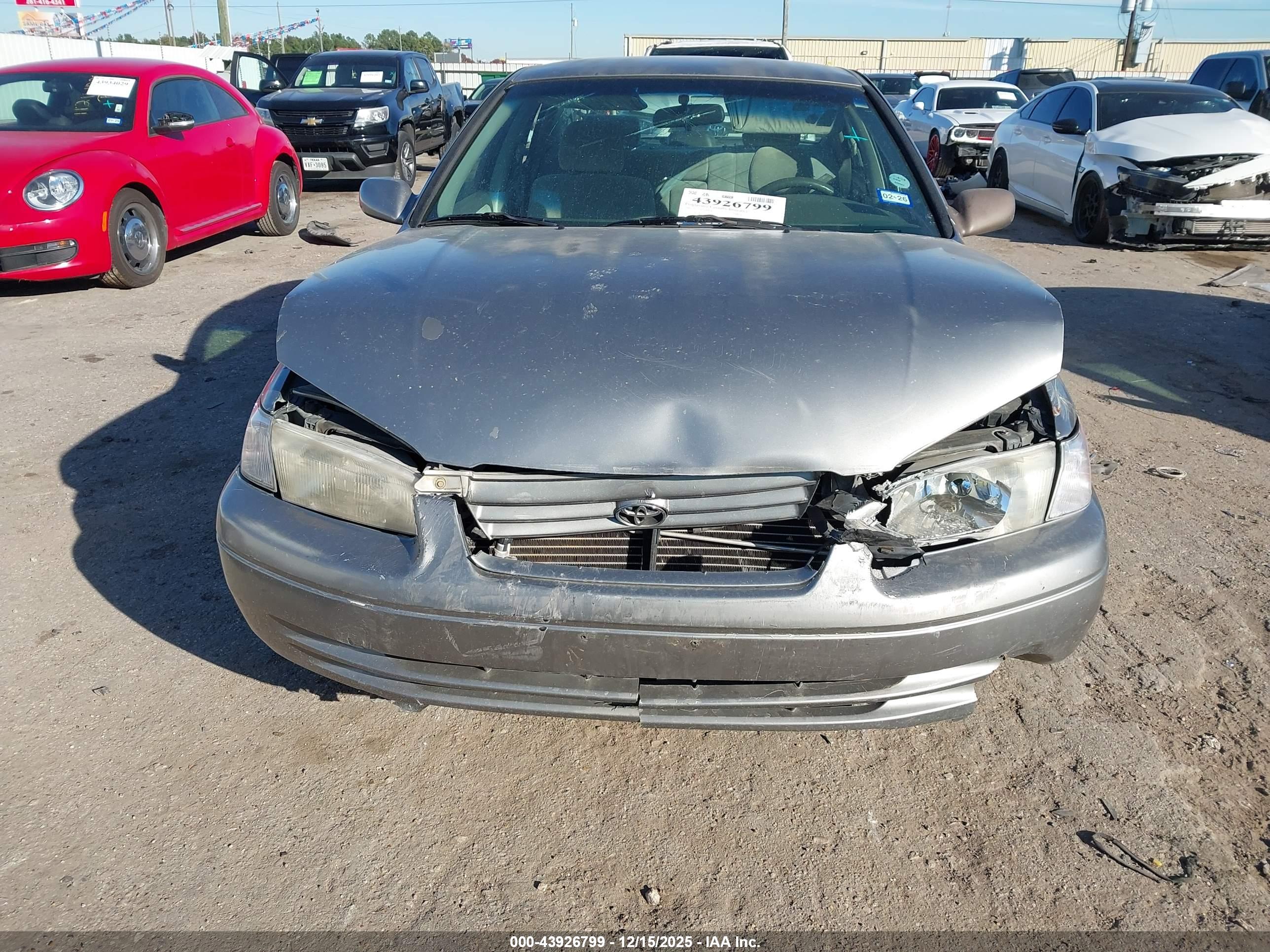 TOYOTA CAMRY image 6