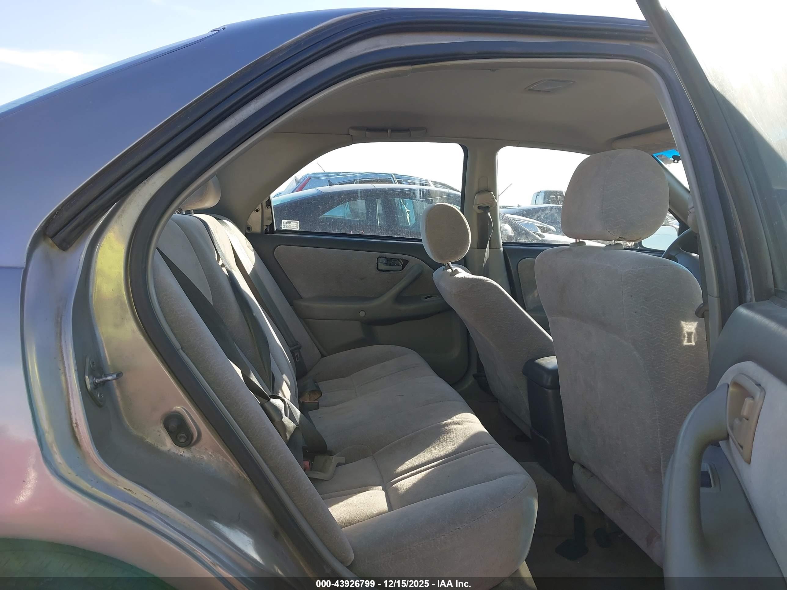 TOYOTA CAMRY image 8