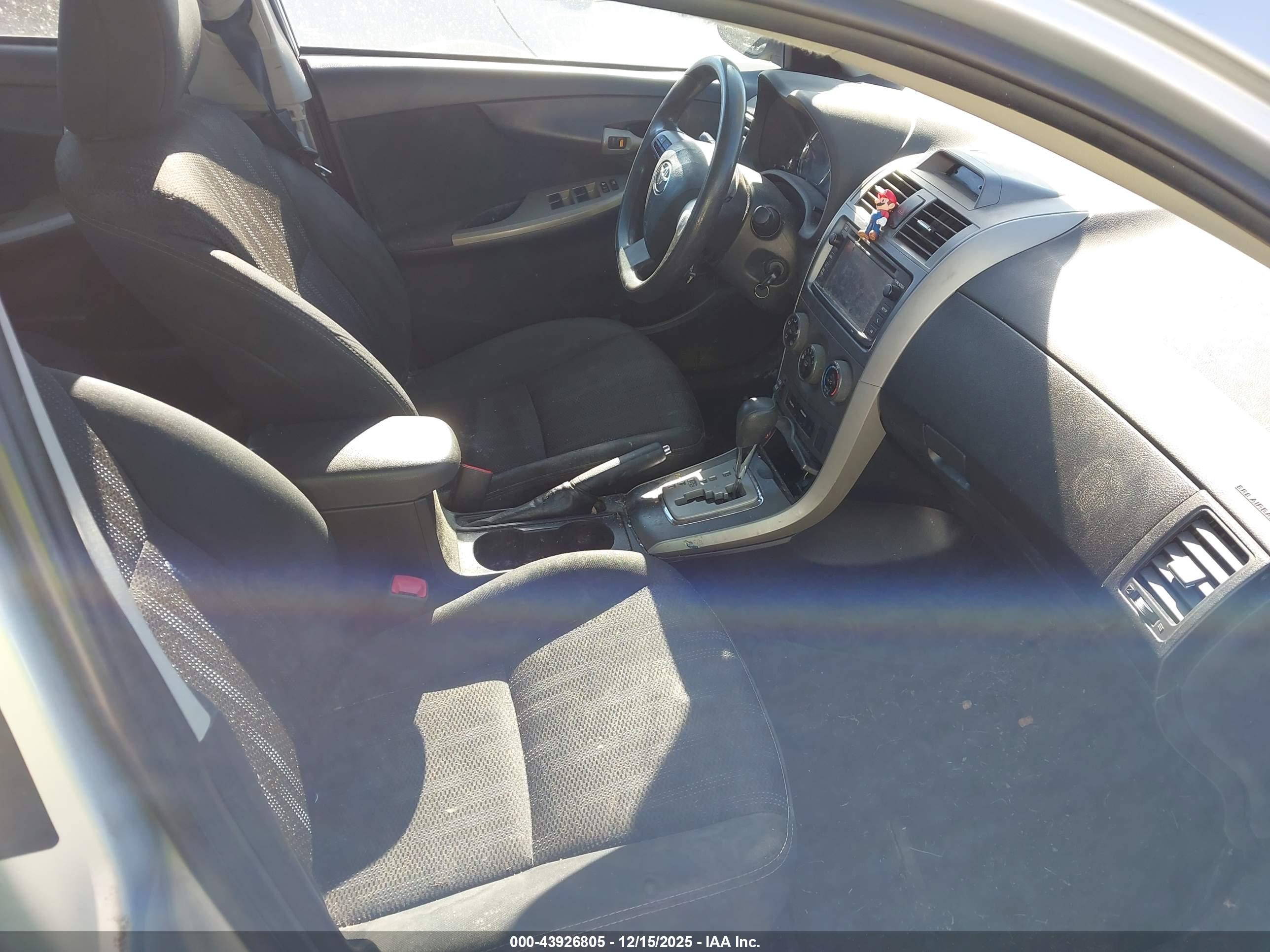 TOYOTA COROLLA image 5