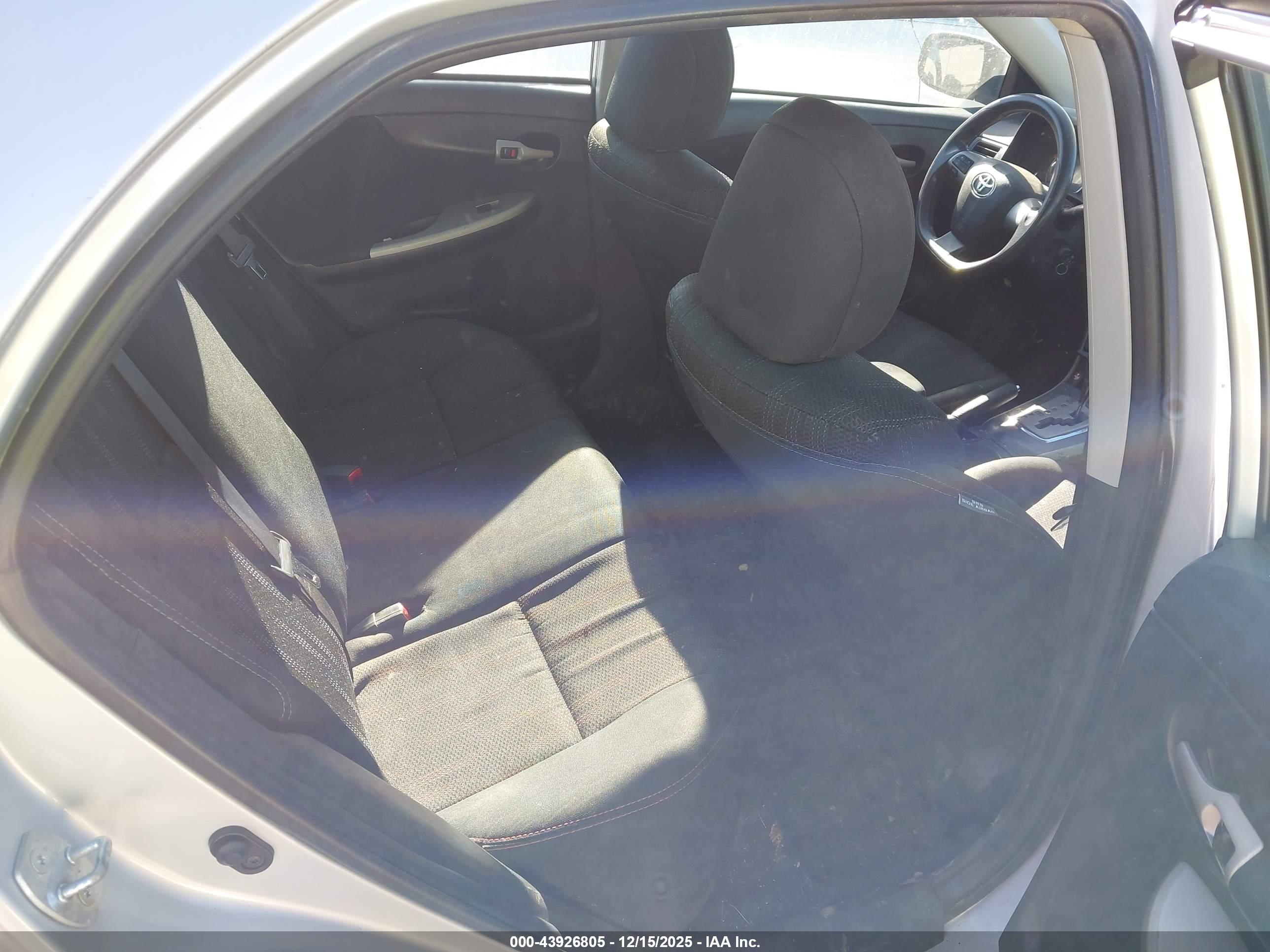 TOYOTA COROLLA image 8