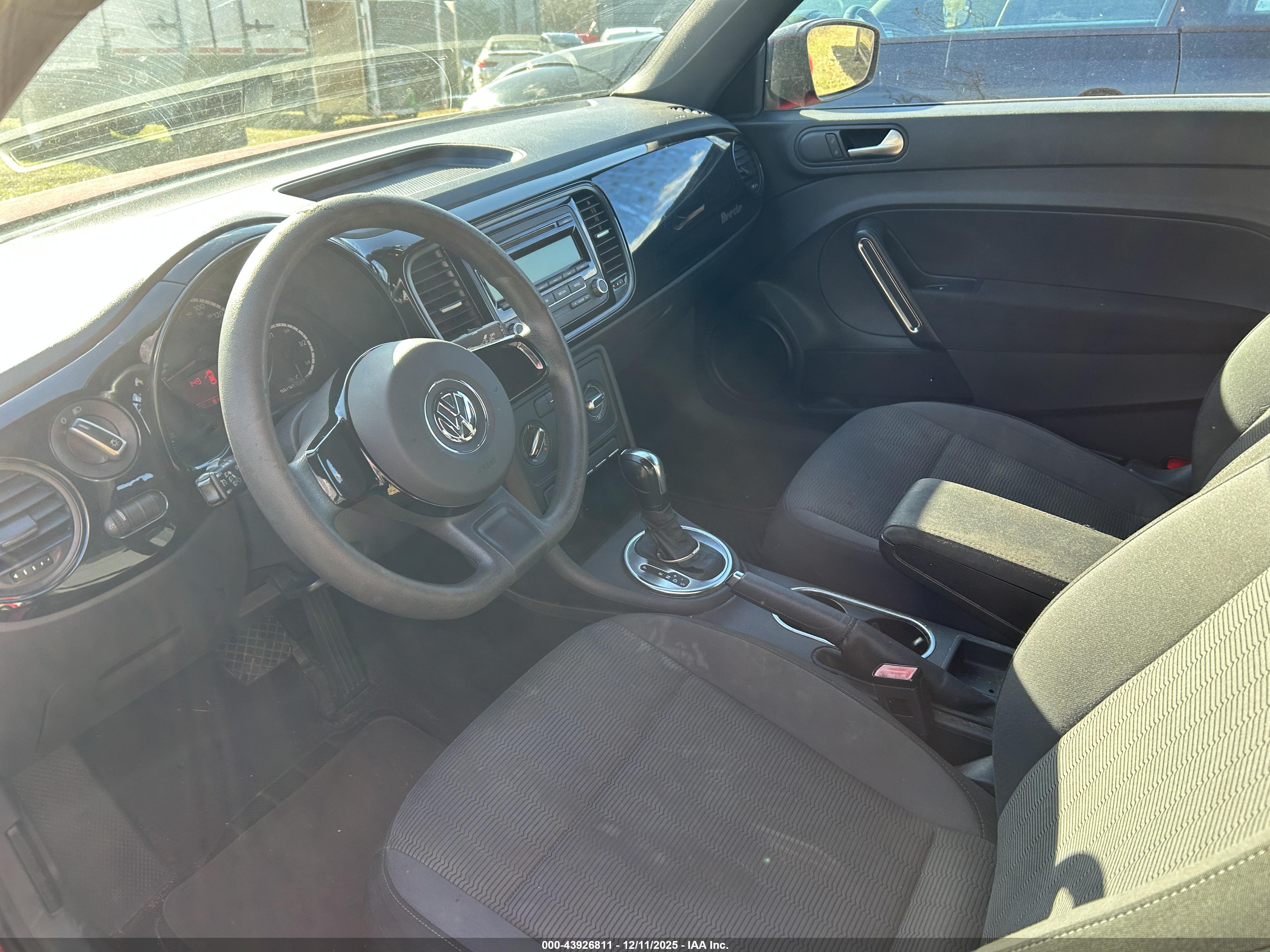 VOLKSWAGEN BEETLE image 5