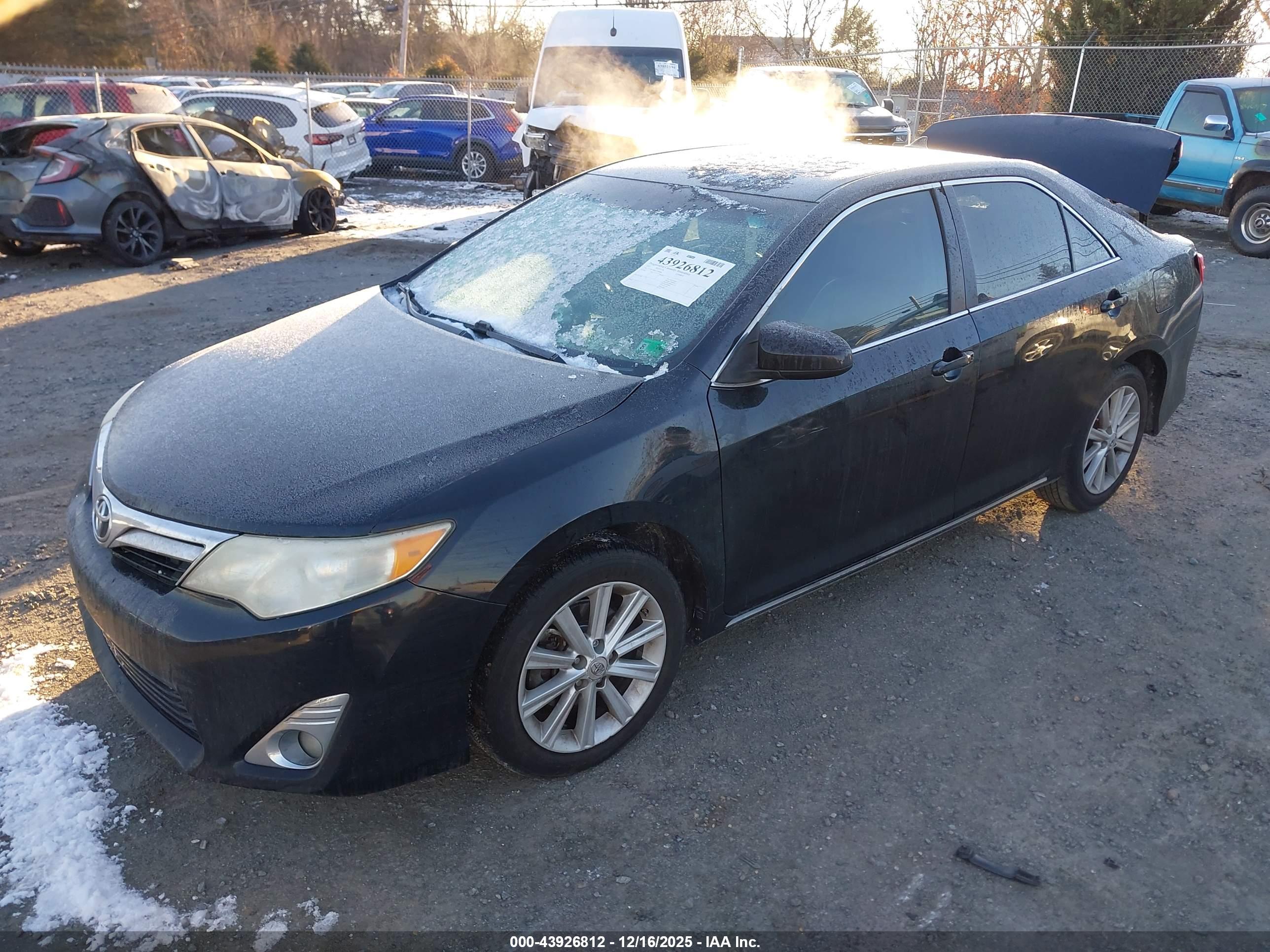 TOYOTA CAMRY image 2