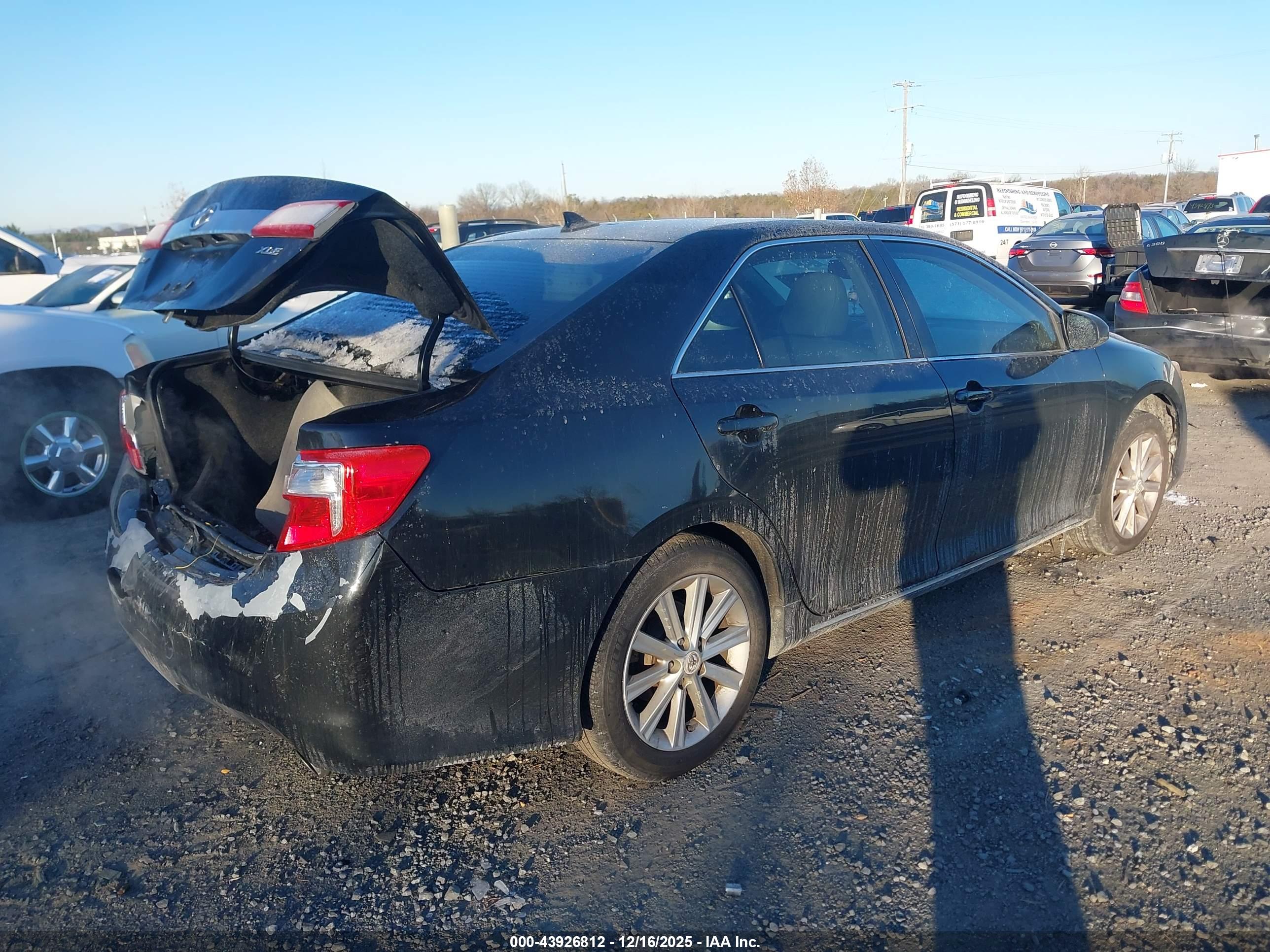 TOYOTA CAMRY image 4