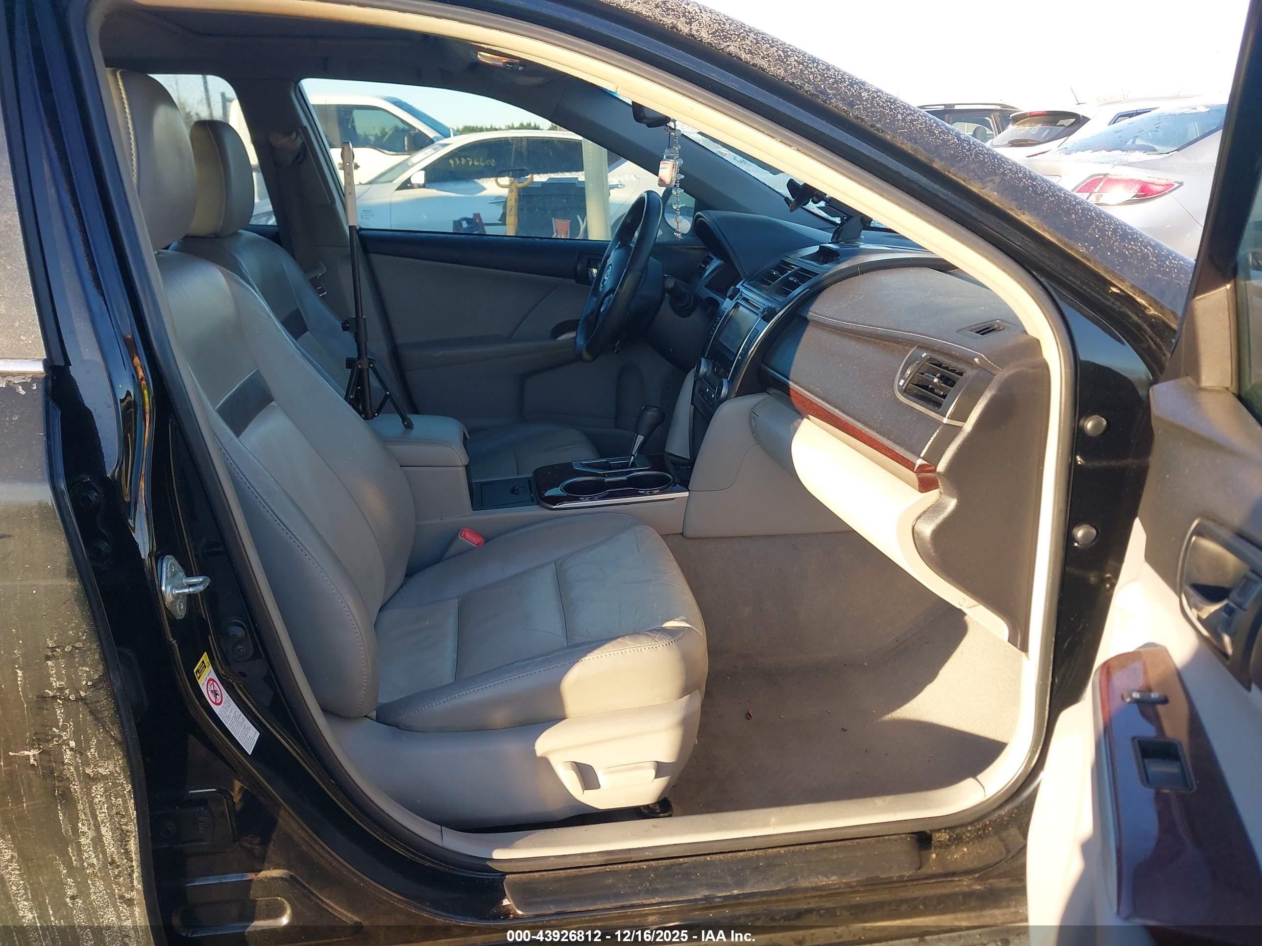 TOYOTA CAMRY image 5