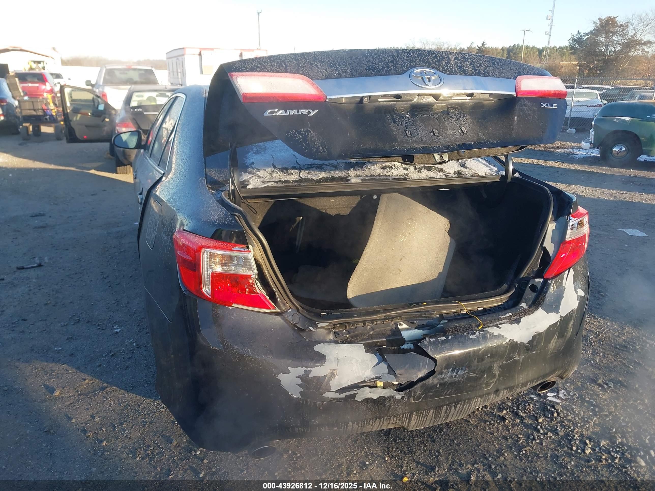TOYOTA CAMRY image 6