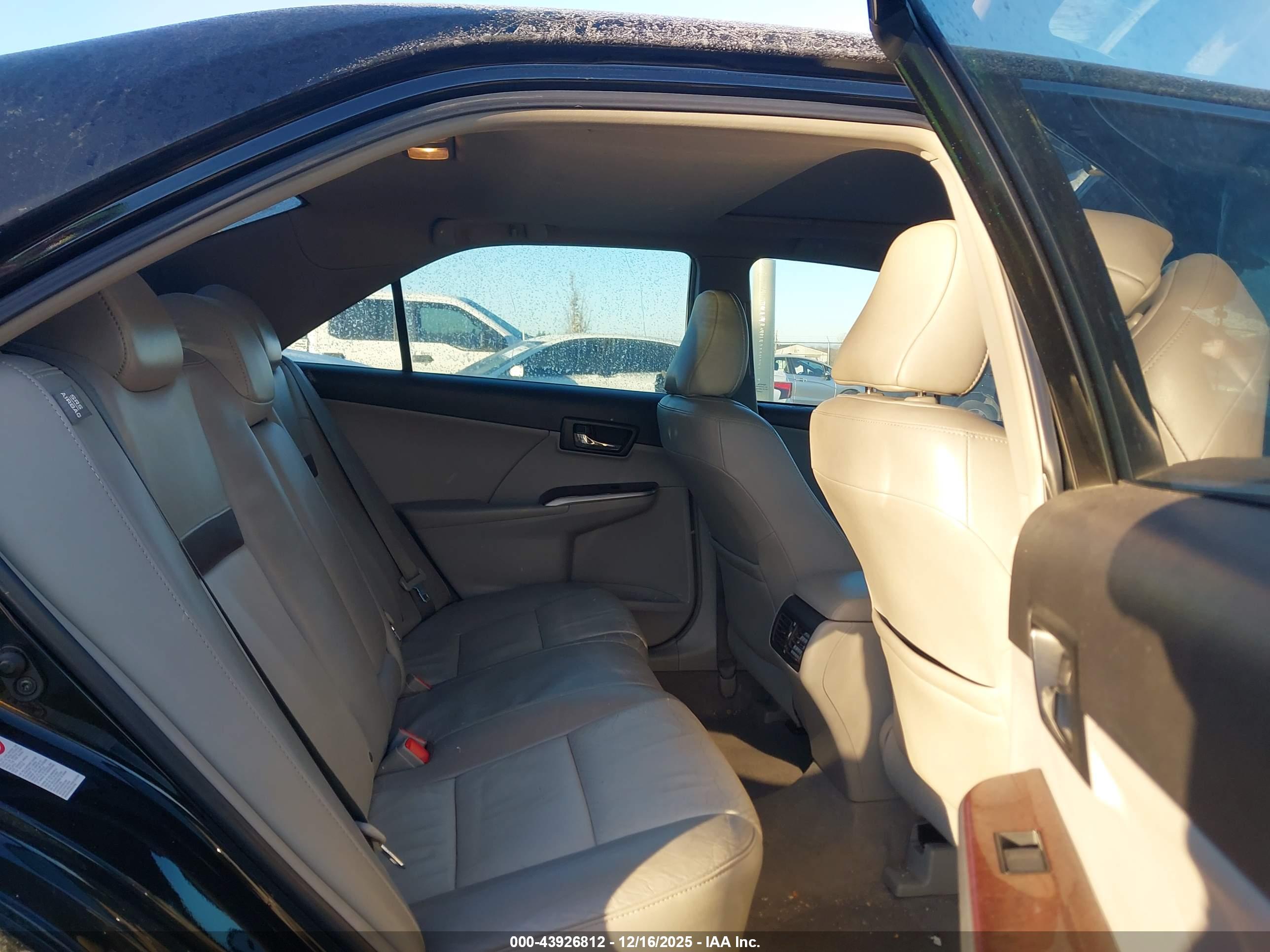 TOYOTA CAMRY image 8