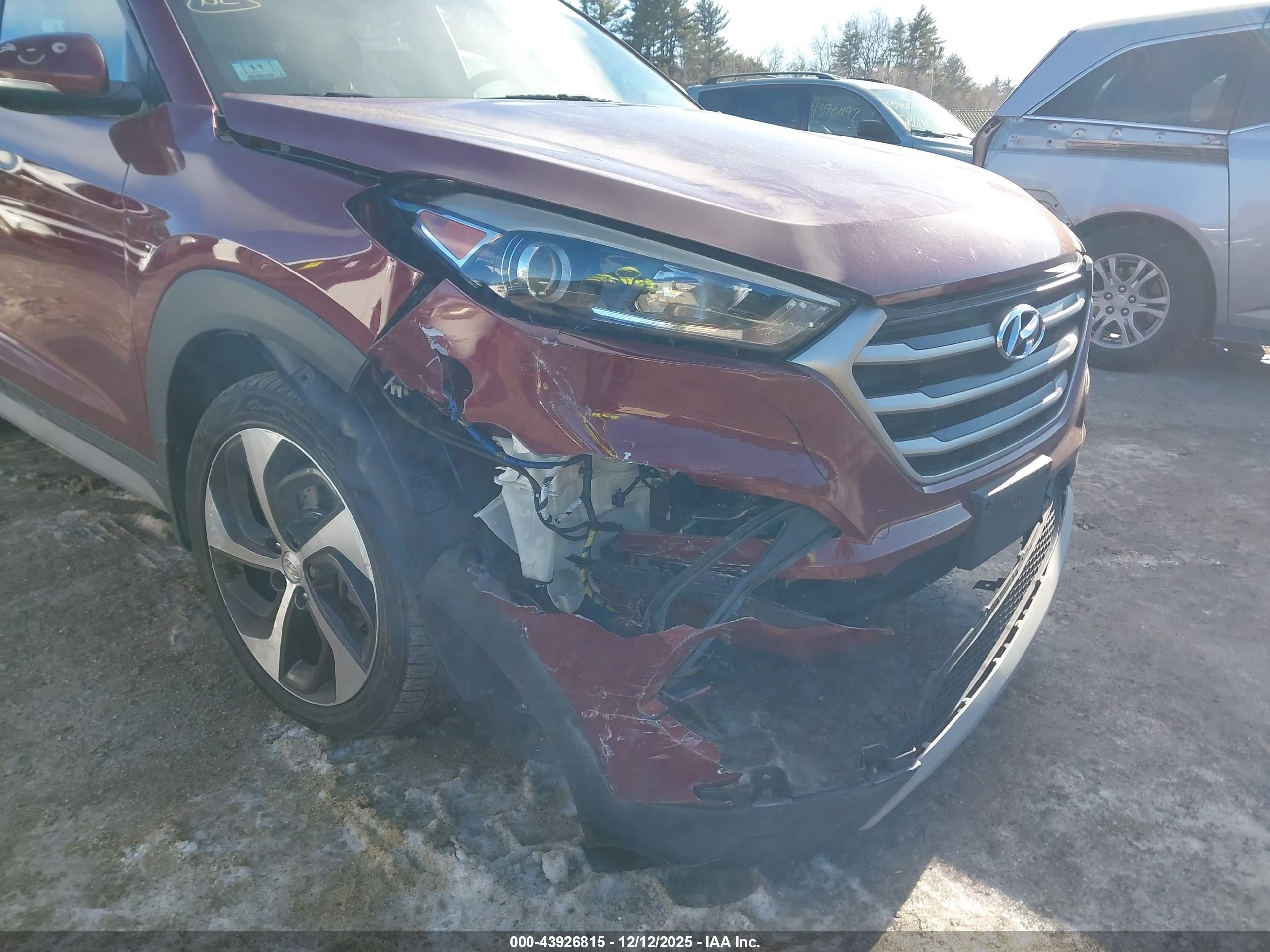 HYUNDAI TUCSON image 6