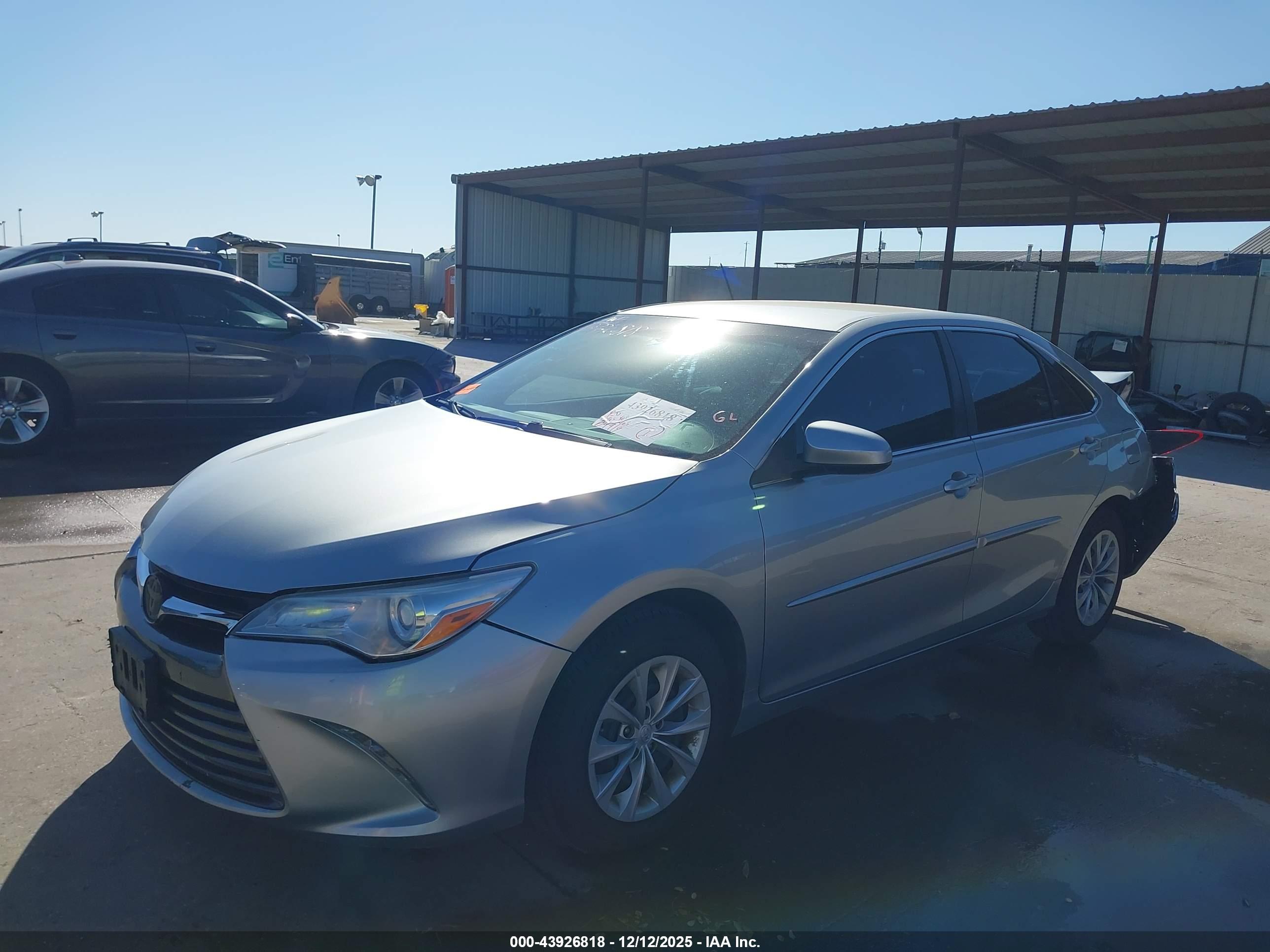 TOYOTA CAMRY image 2