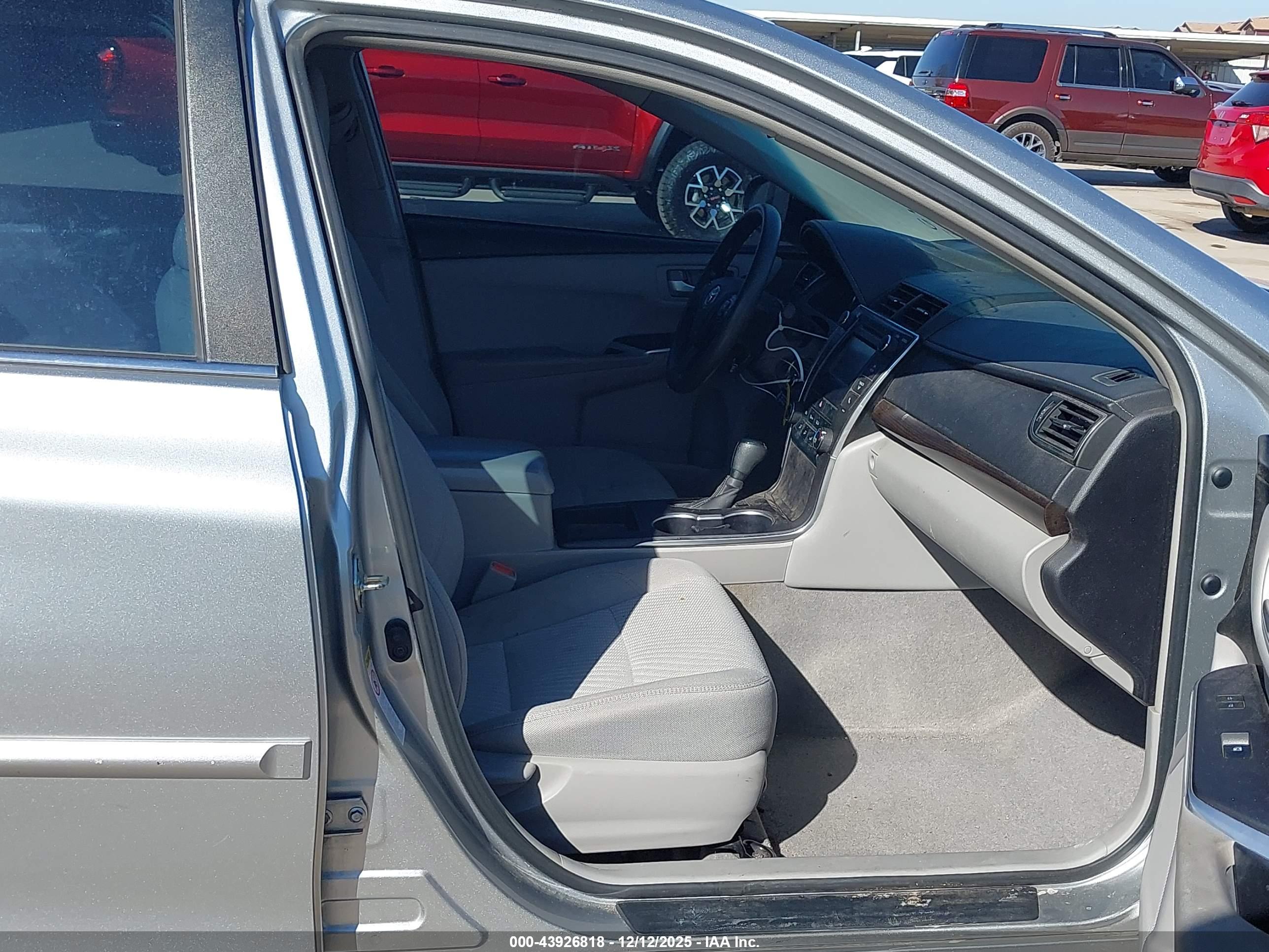 TOYOTA CAMRY image 5