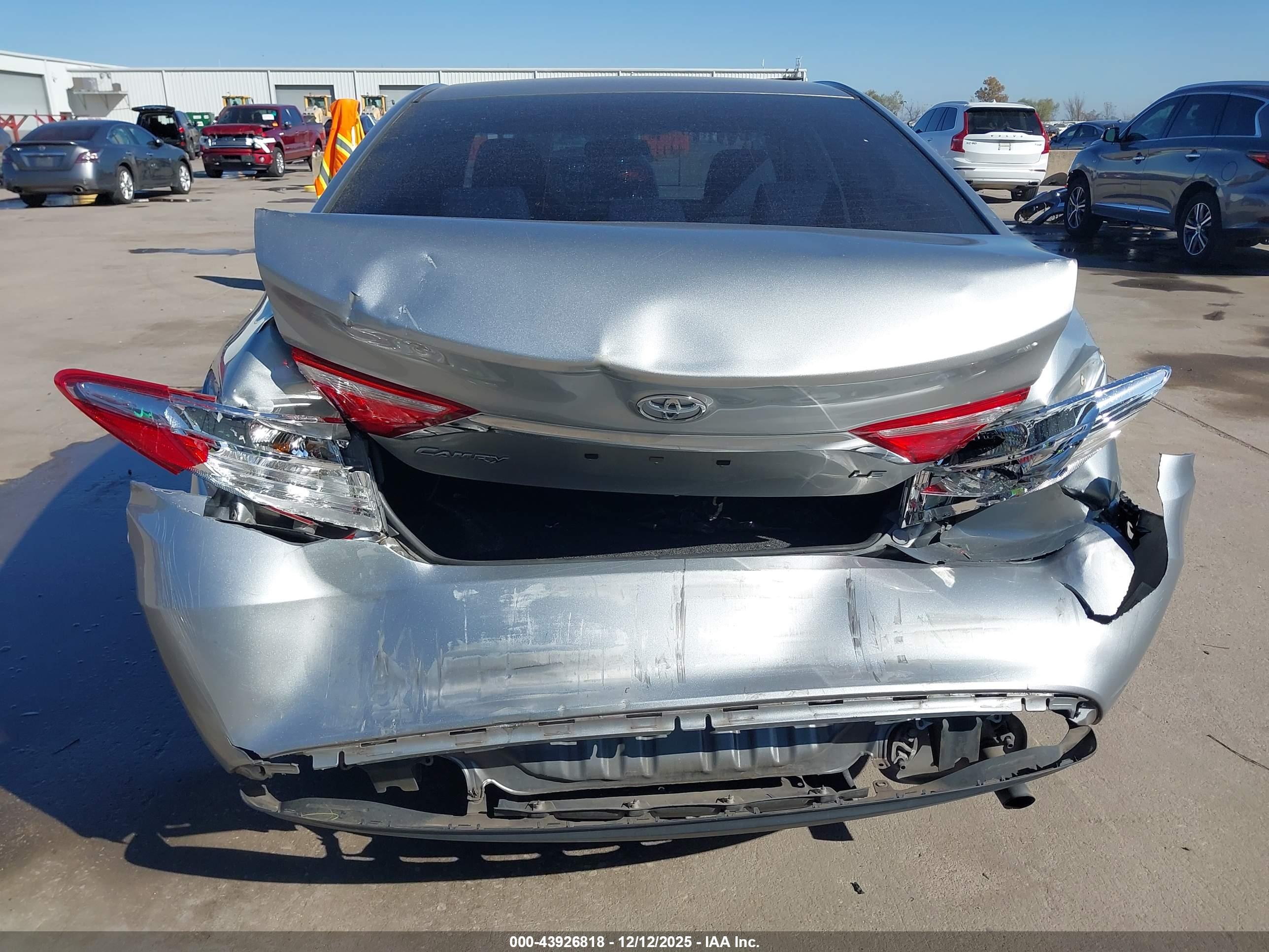 TOYOTA CAMRY image 6