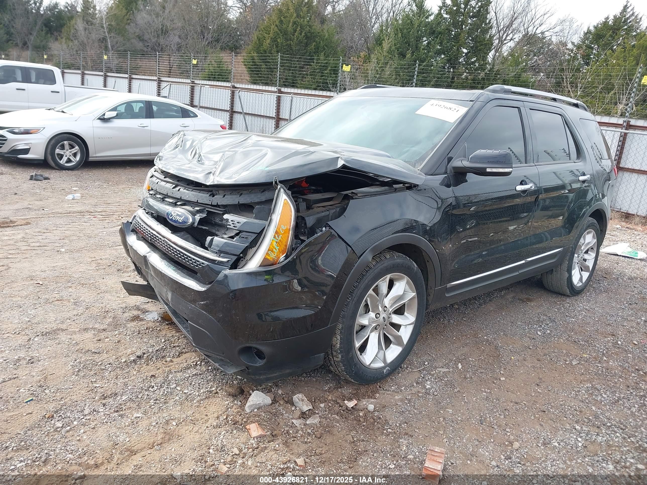 FORD EXPLORER image 2