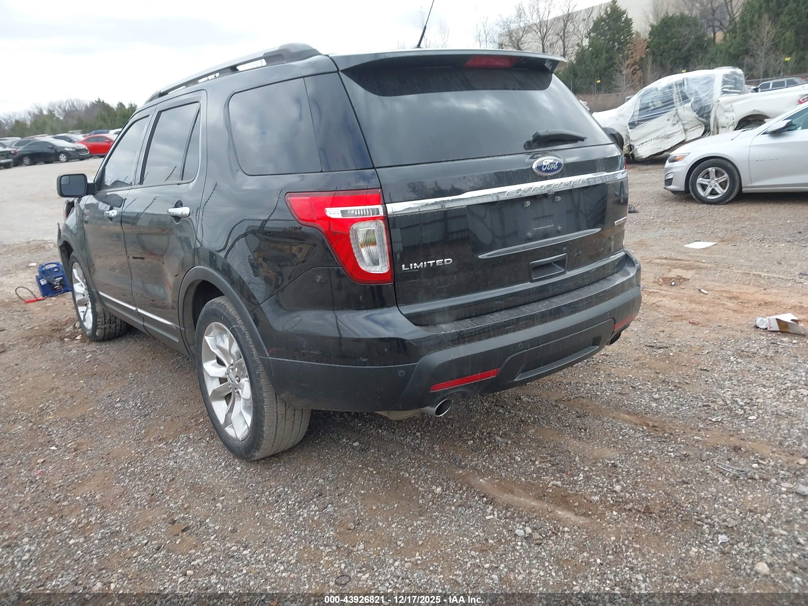 FORD EXPLORER image 3