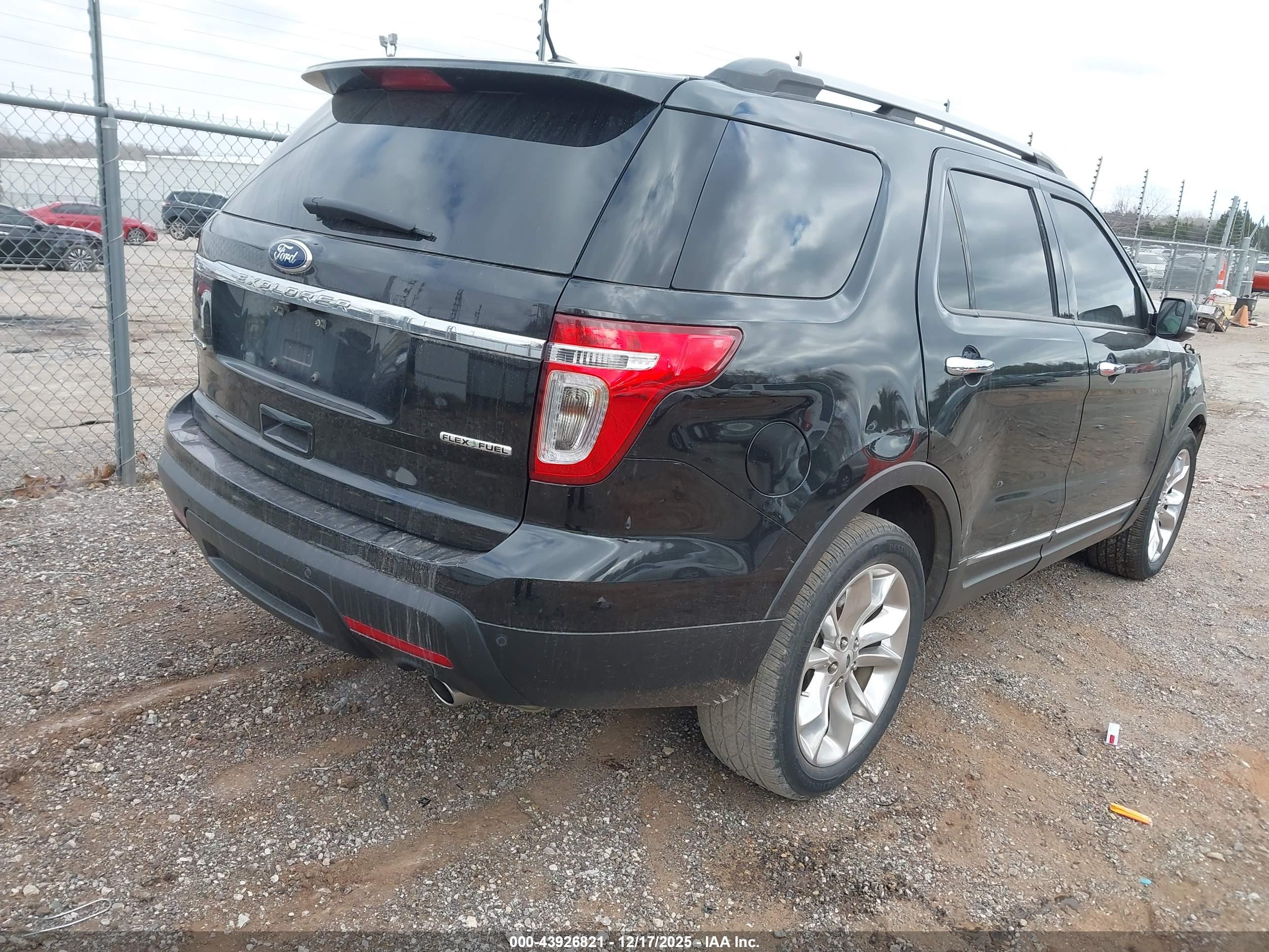 FORD EXPLORER image 4