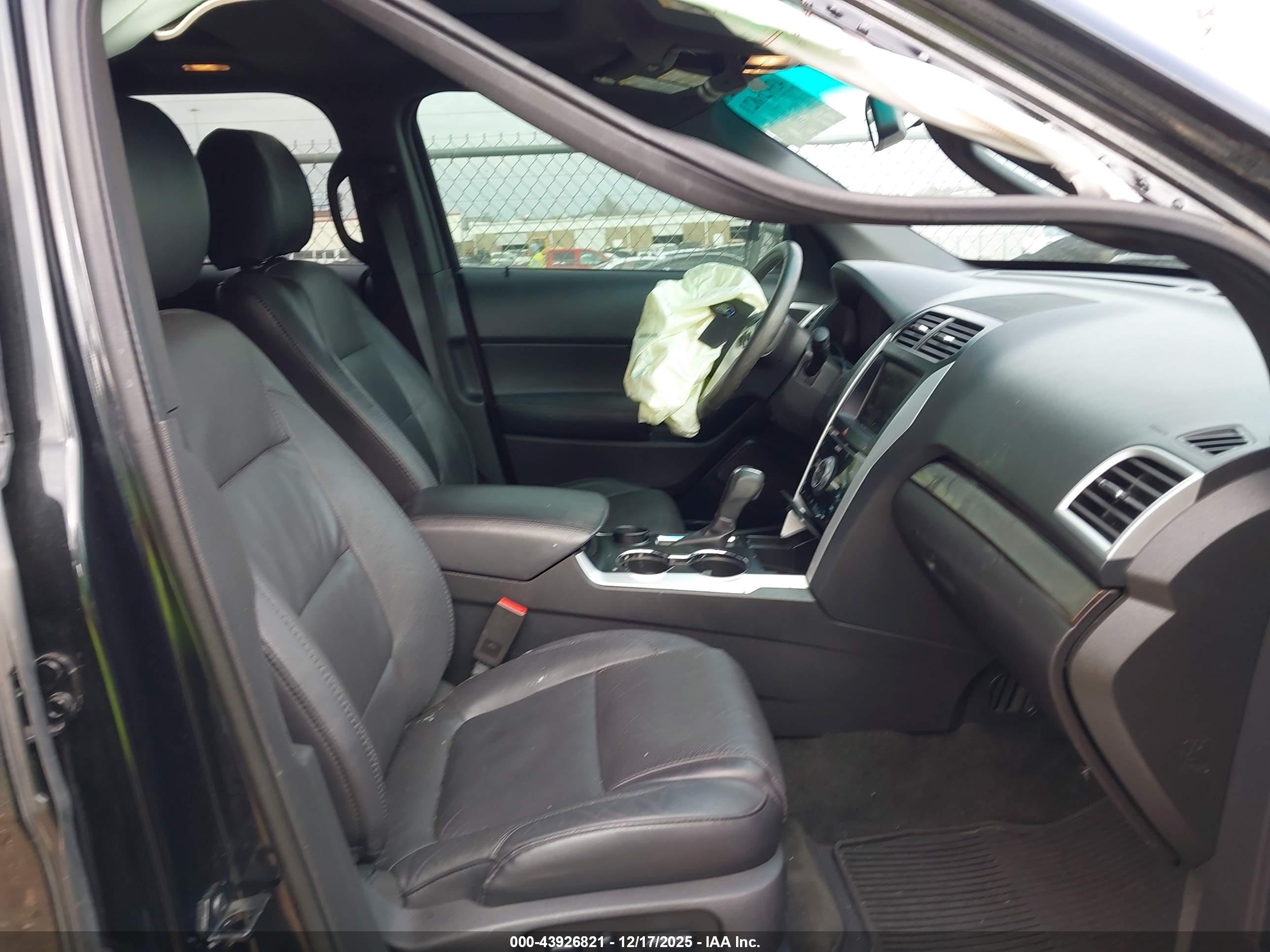 FORD EXPLORER image 5