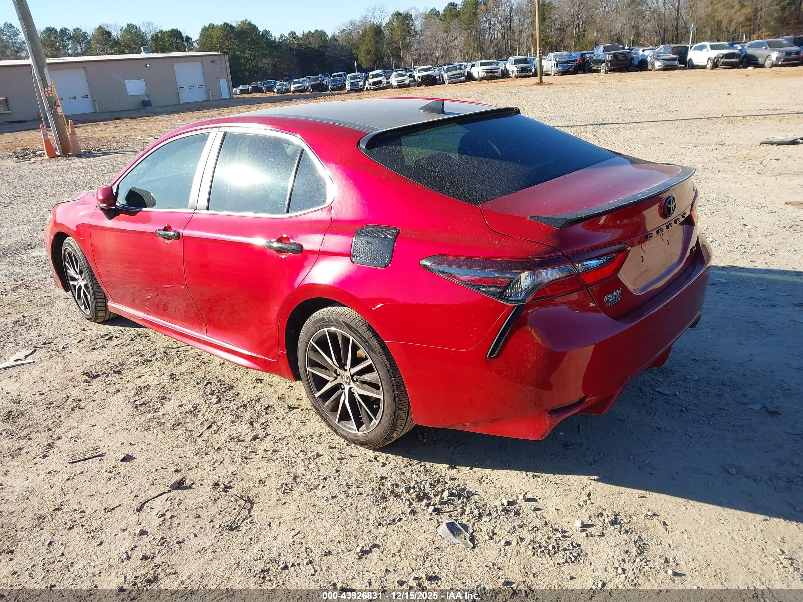 TOYOTA CAMRY image 3