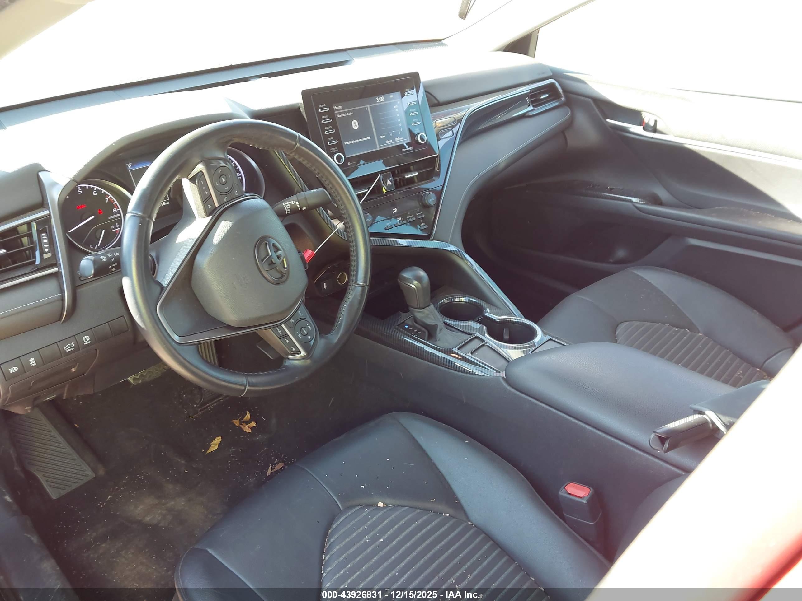 TOYOTA CAMRY image 5