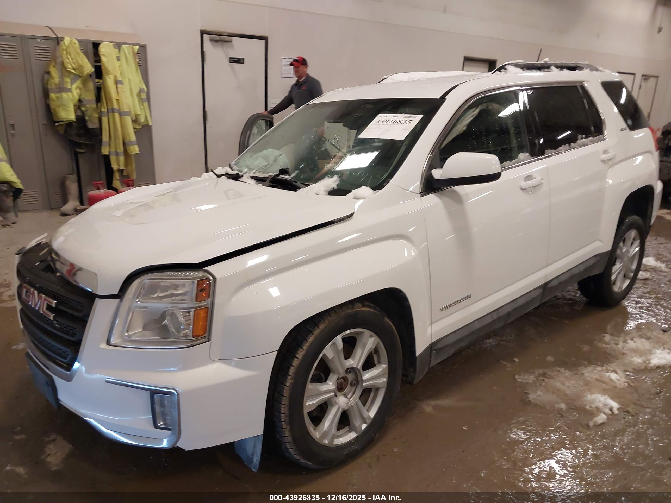 GMC TERRAIN image 2
