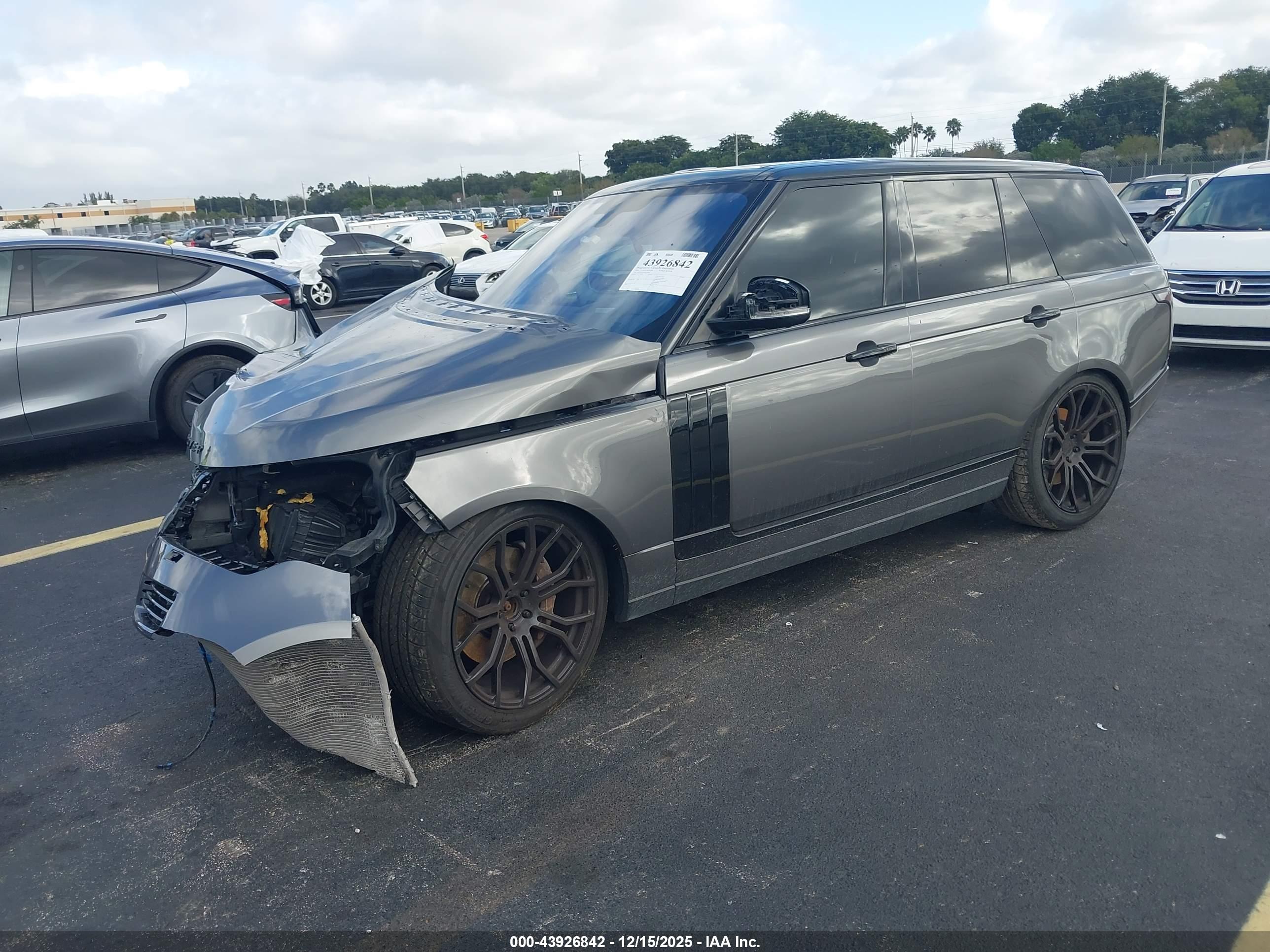 LAND ROVER image 2