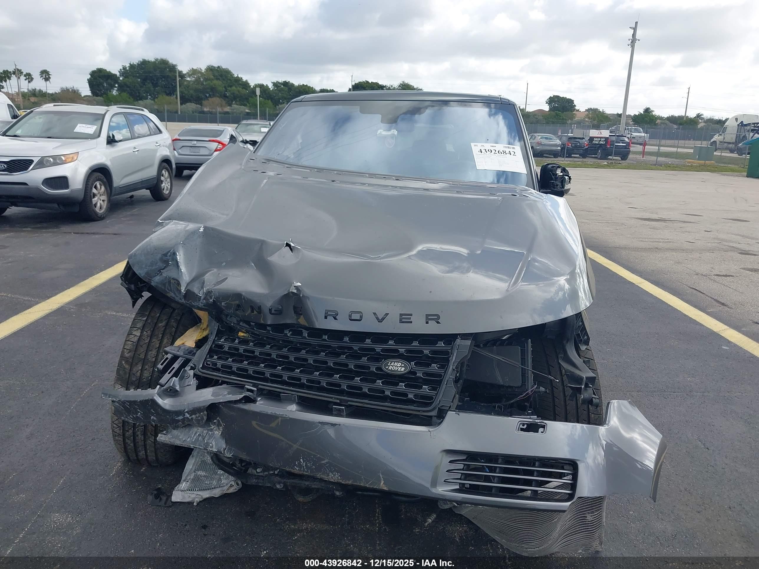 LAND ROVER image 6