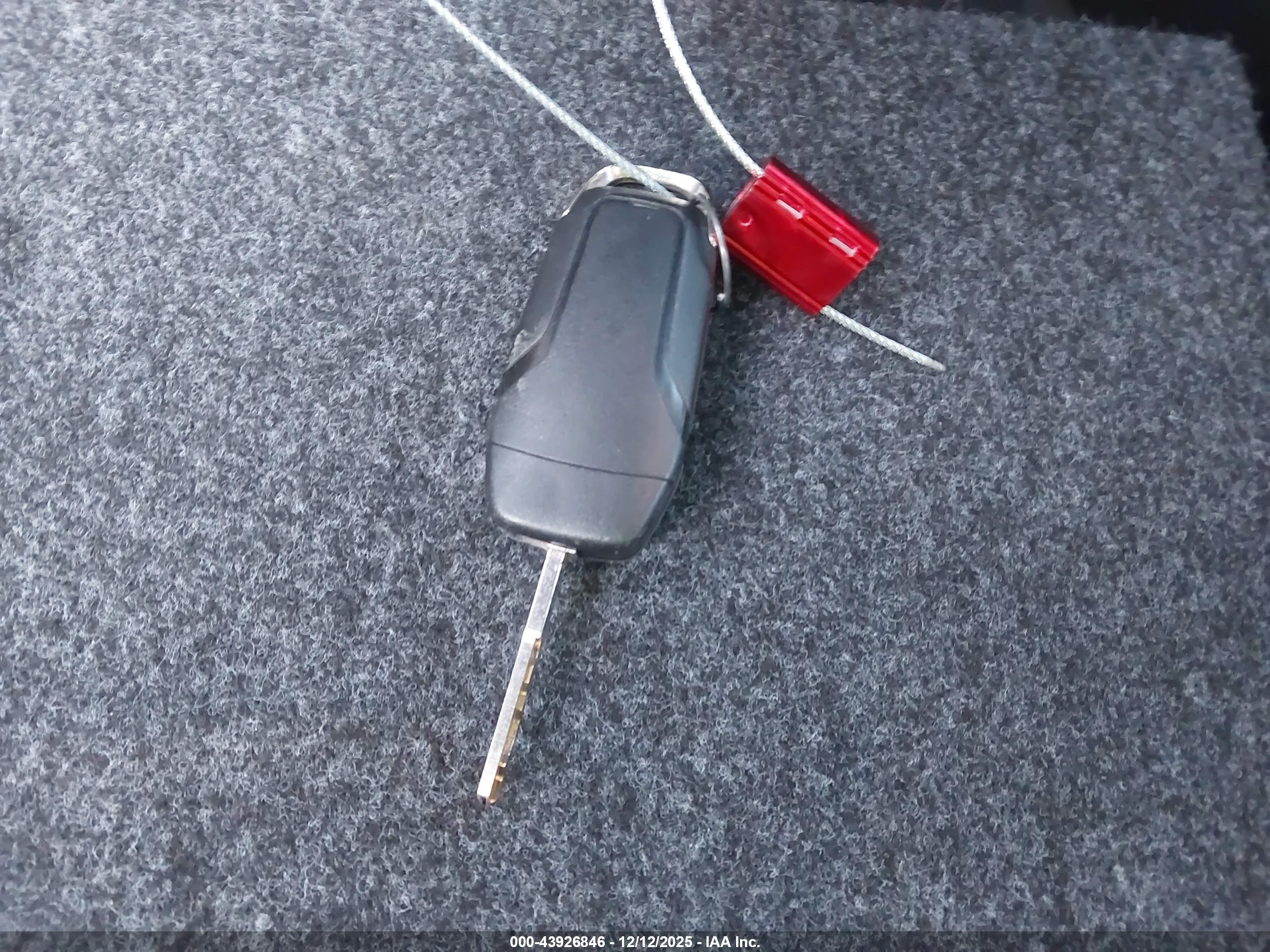 FORD FUSION image 11
