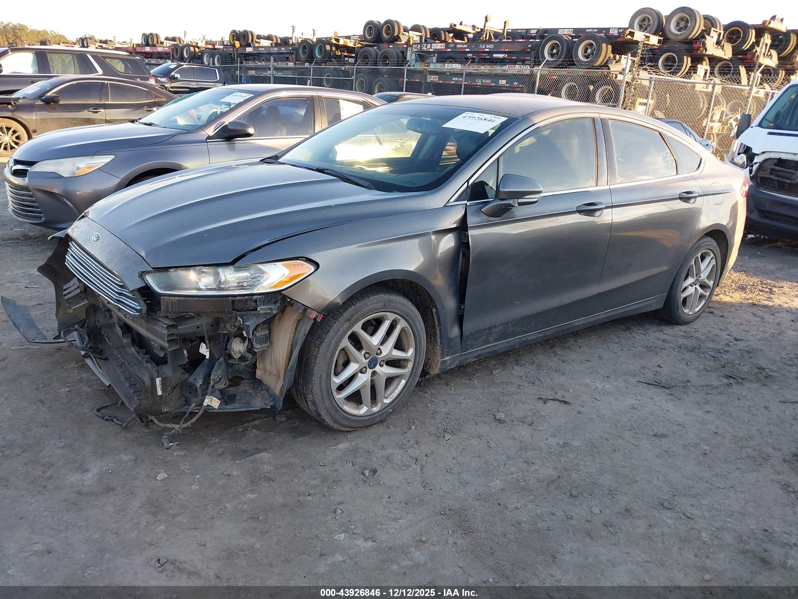 FORD FUSION image 2
