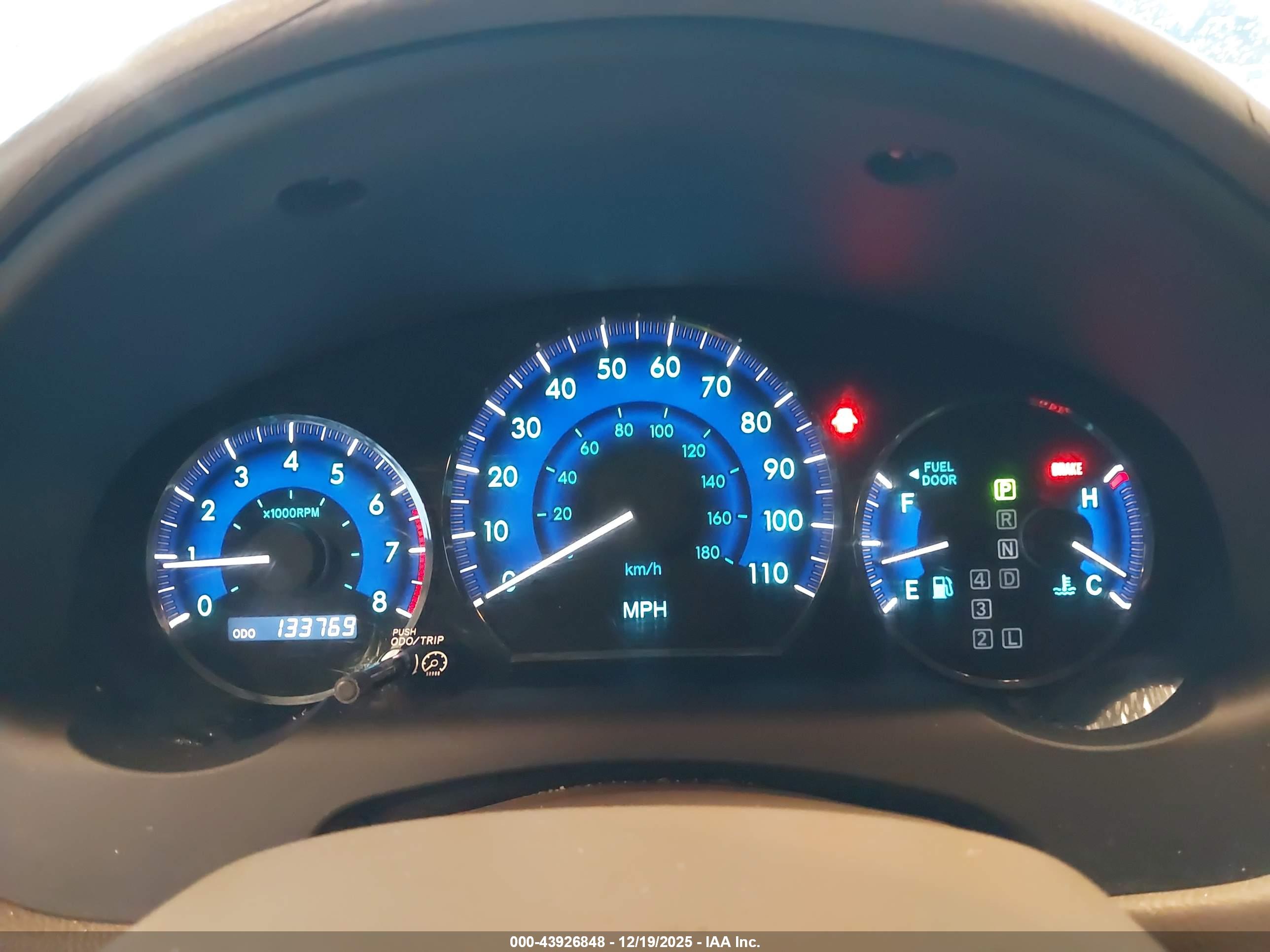 TOYOTA SIENNA image 7
