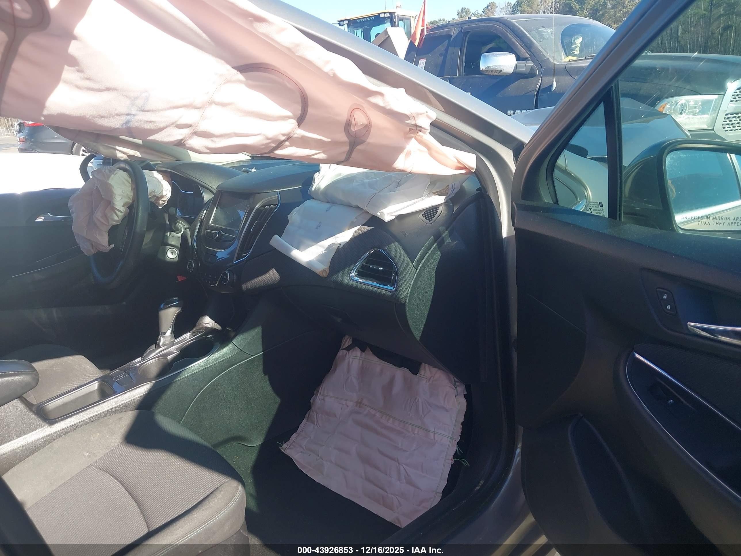CHEVROLET CRUZE image 5