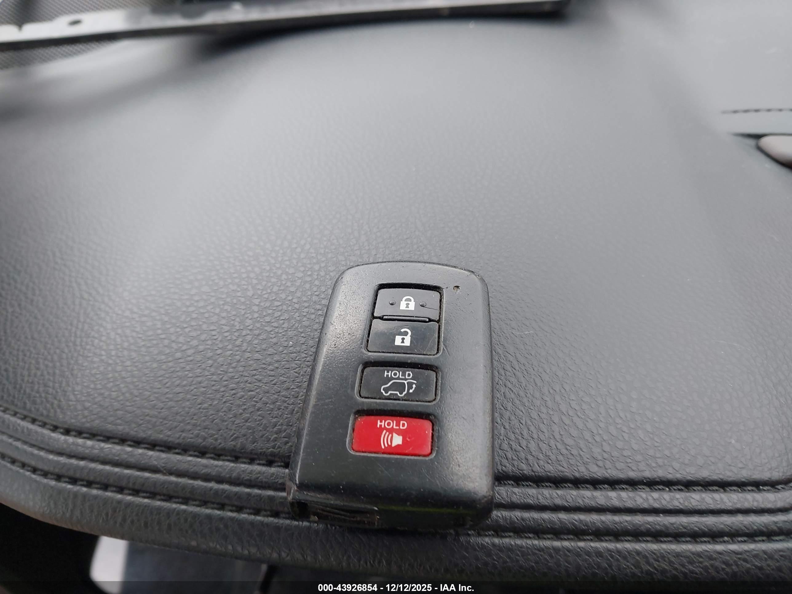 TOYOTA HIGHLANDER image 11