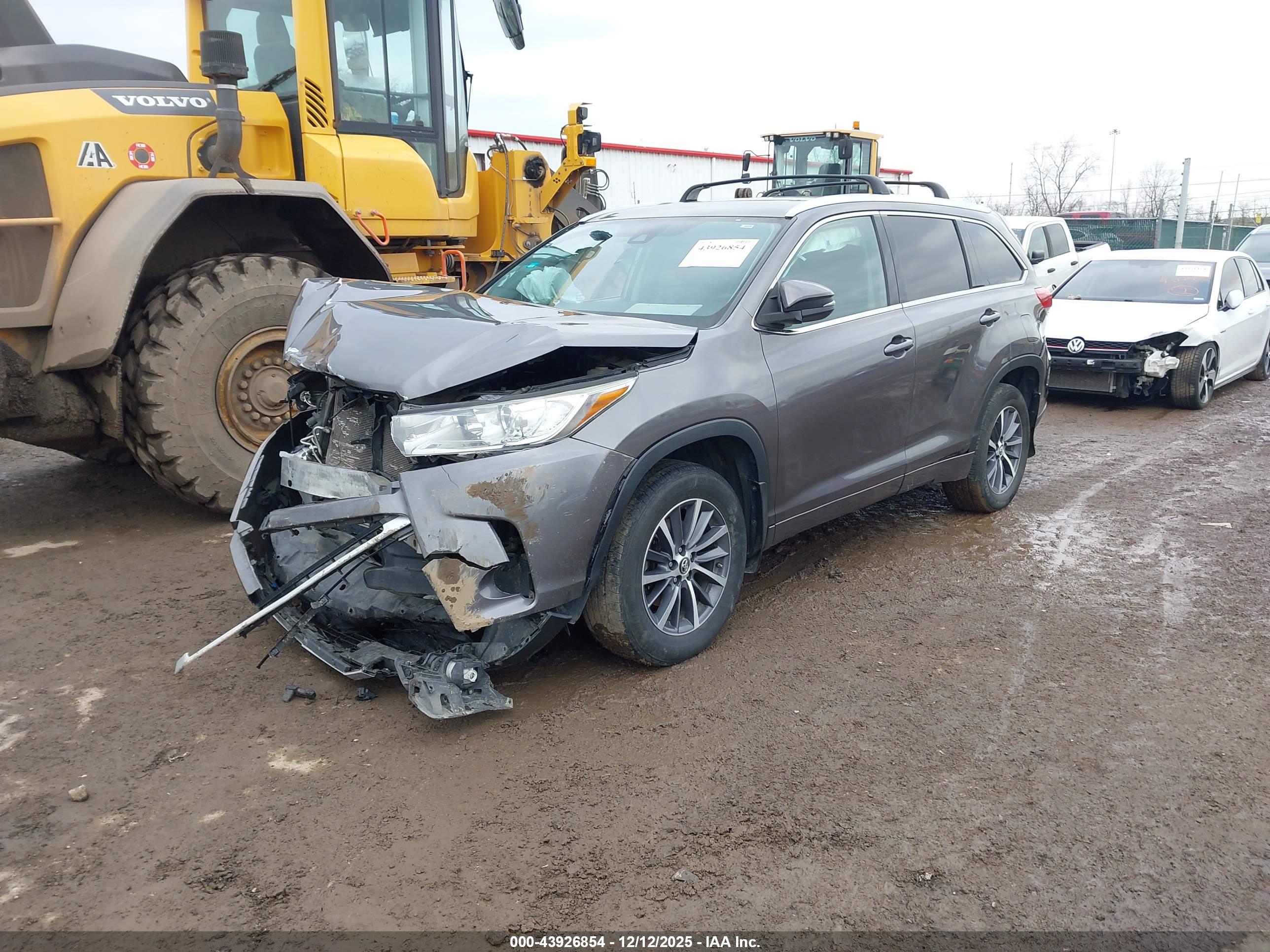 TOYOTA HIGHLANDER image 2