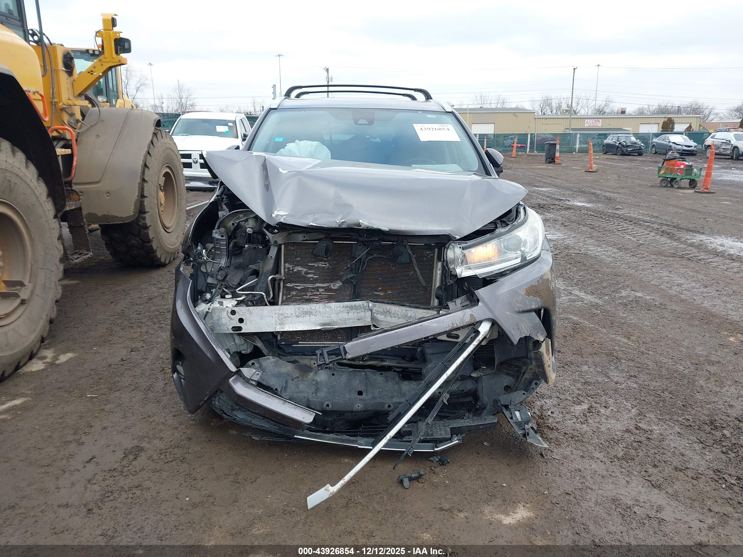 TOYOTA HIGHLANDER image 6