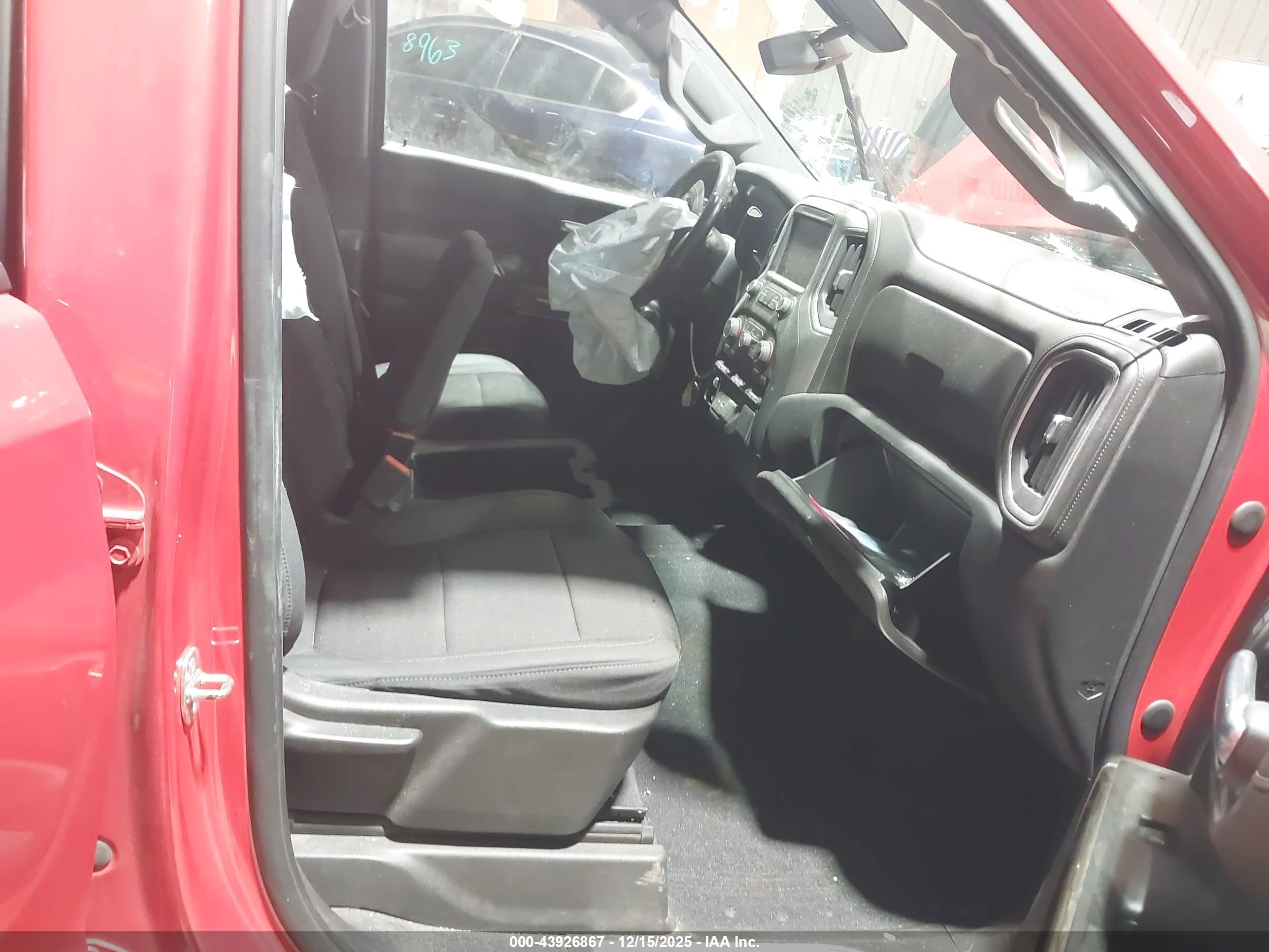 CHEVROLET SILVERADO image 5