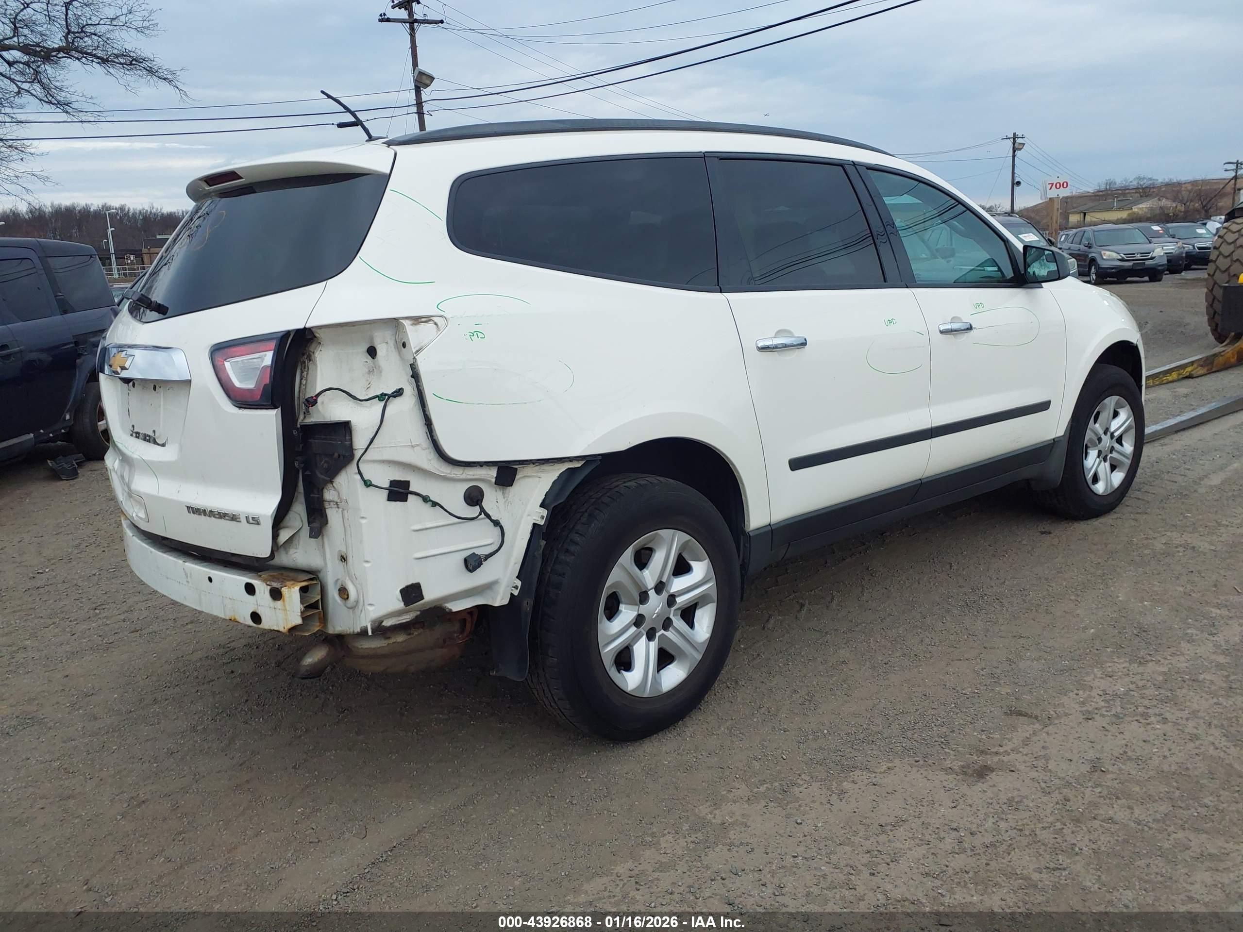 CHEVROLET TRAVERSE image 4