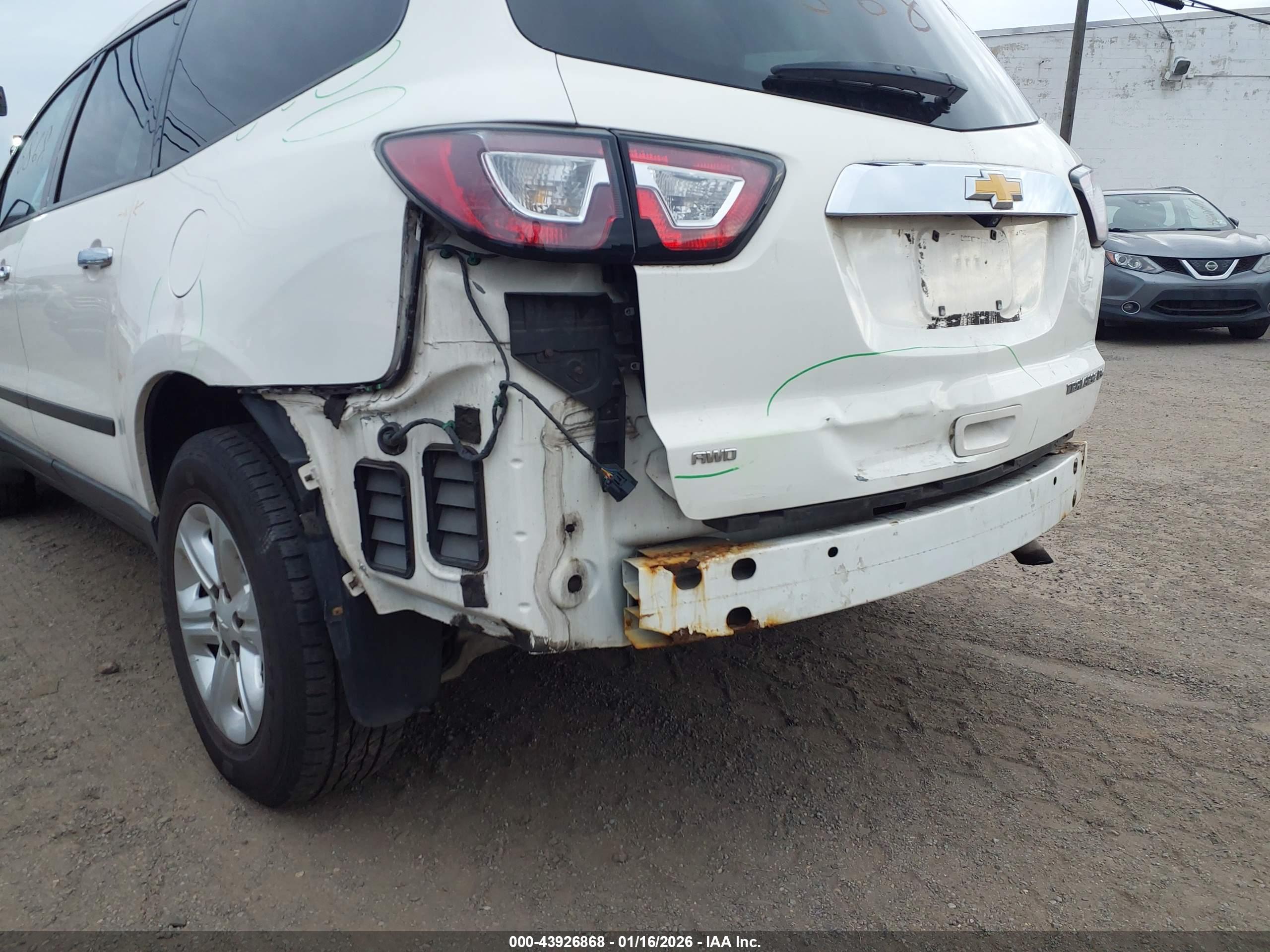 CHEVROLET TRAVERSE image 6