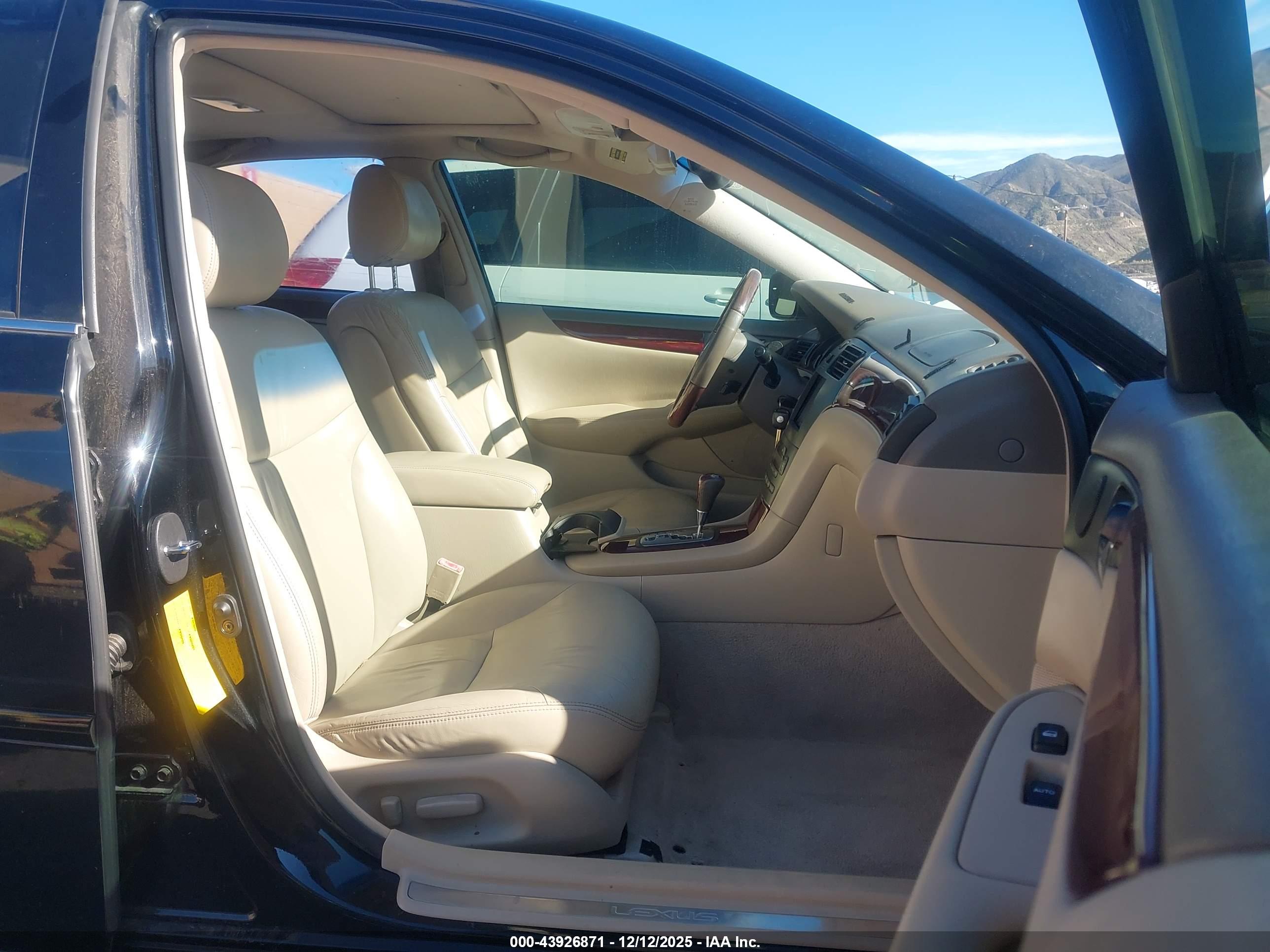 LEXUS ES image 5