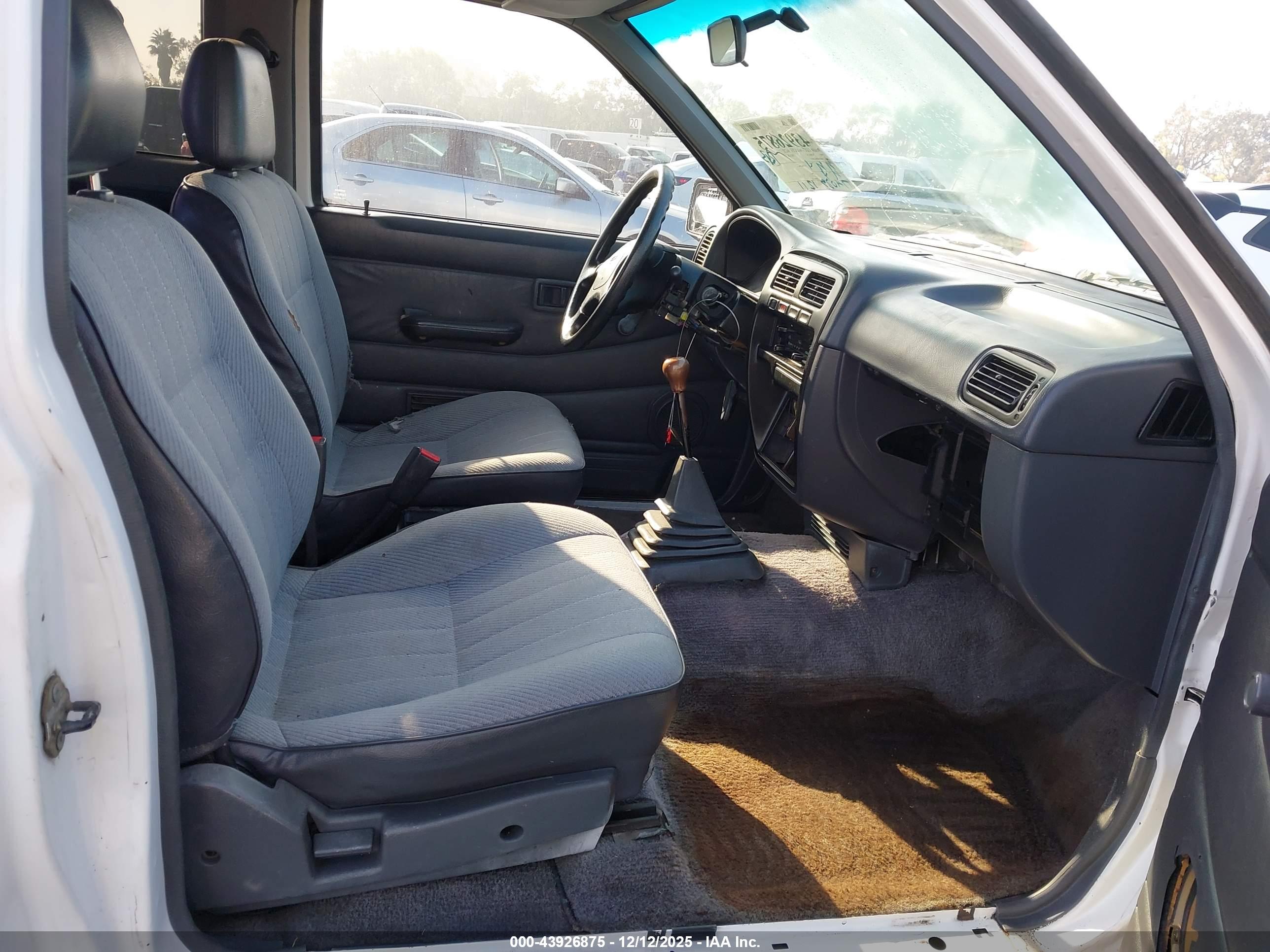 NISSAN TRUCK image 5