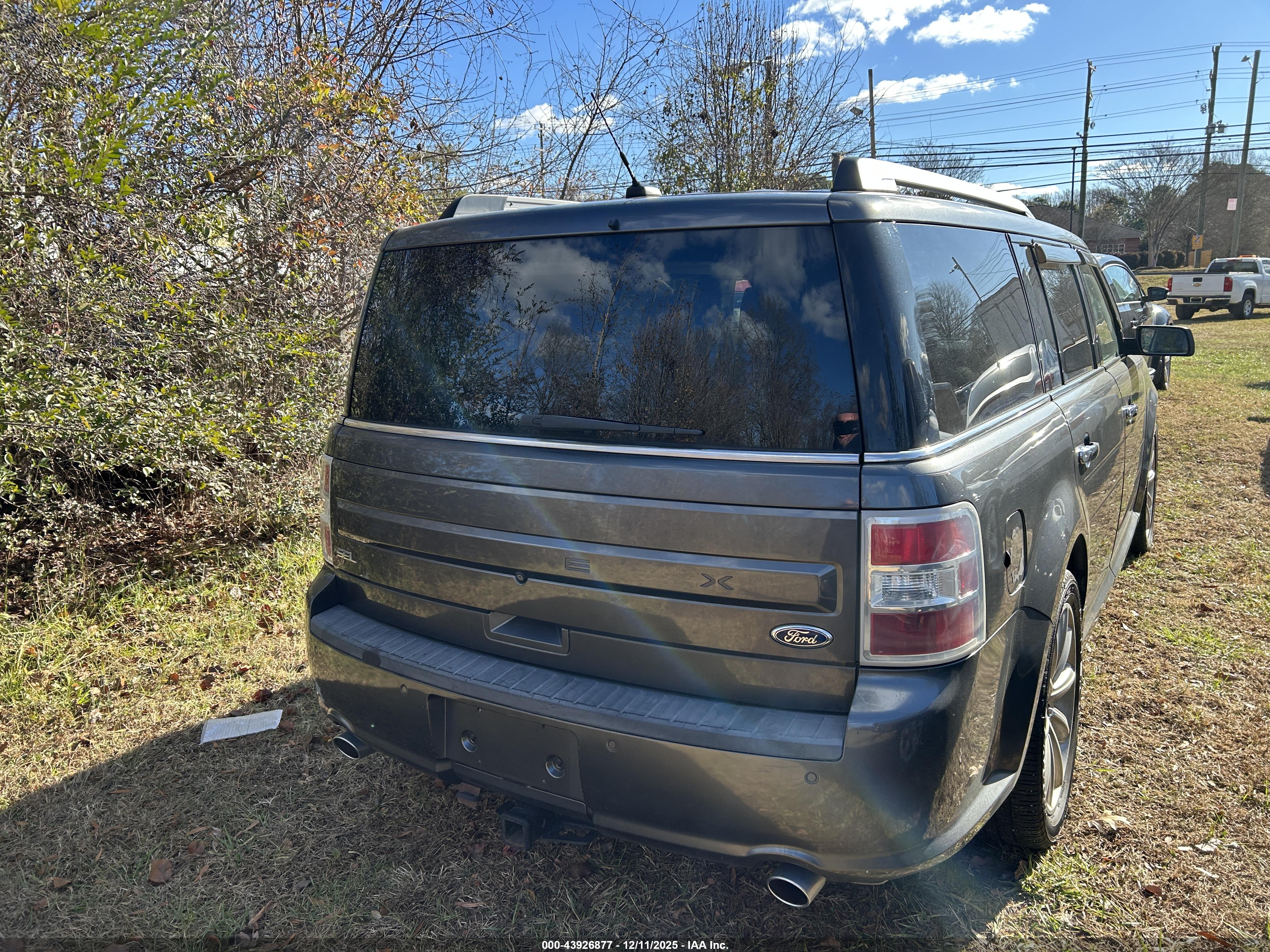 FORD FLEX image 4