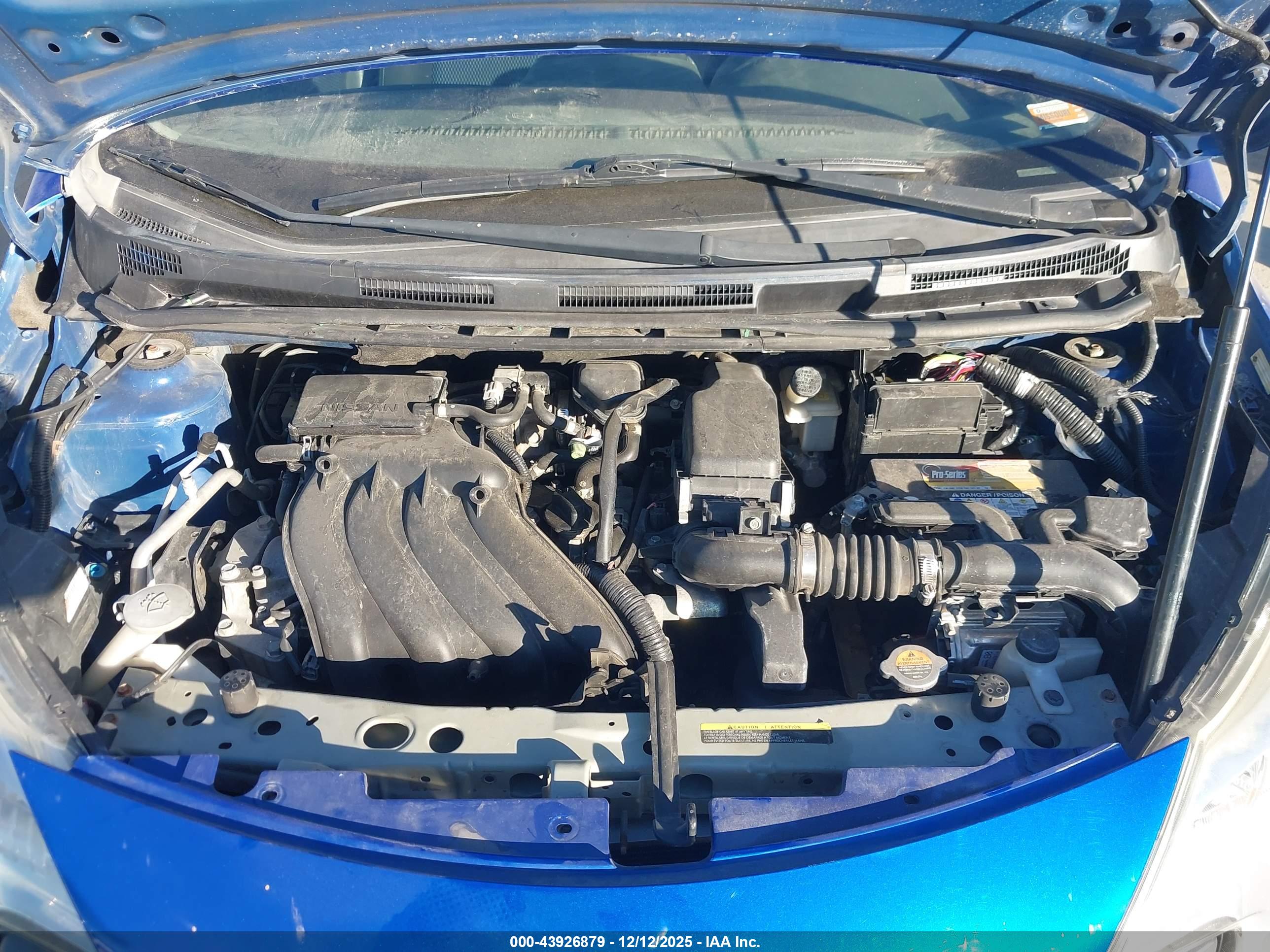 NISSAN VERSA image 10
