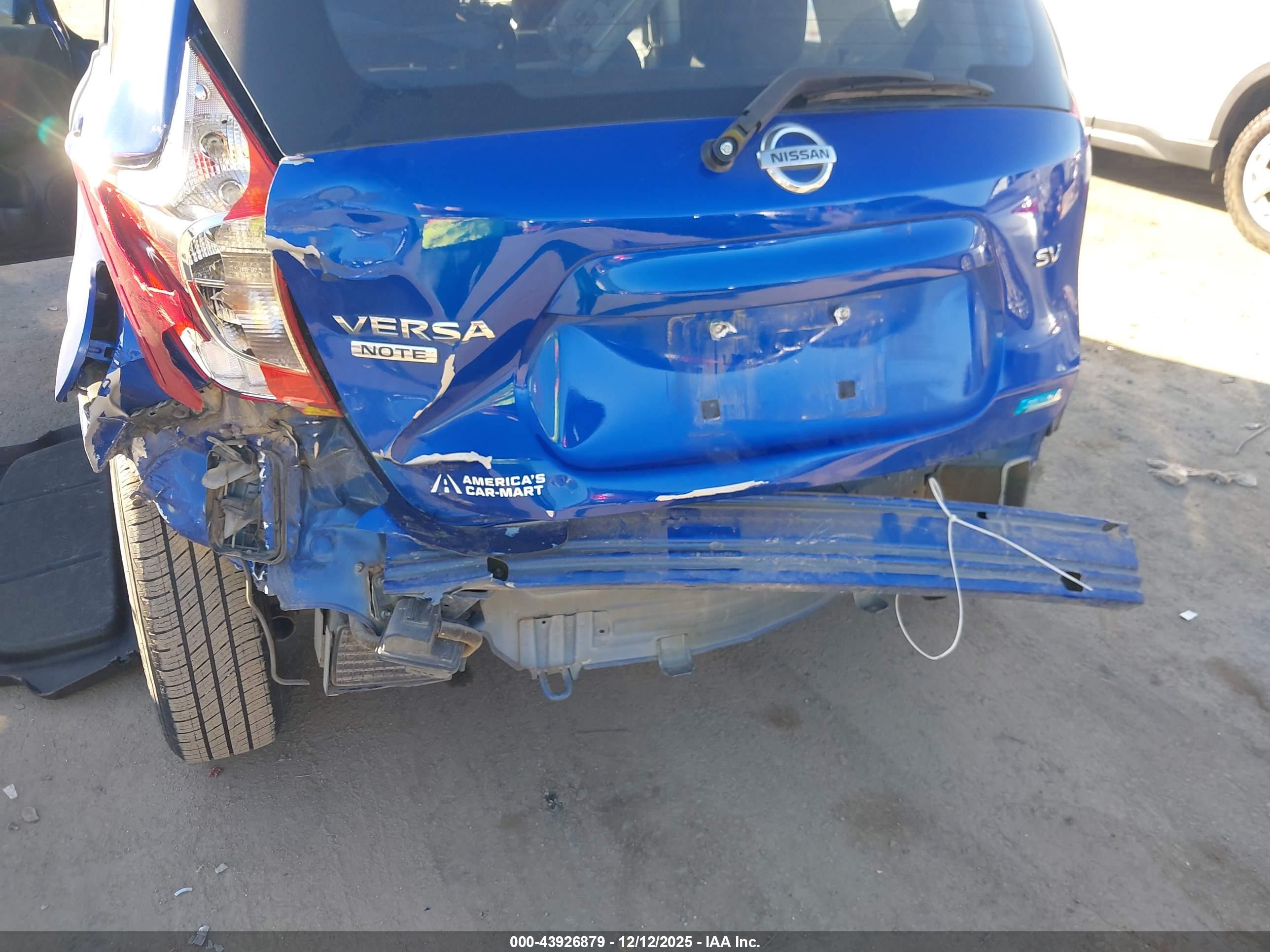 NISSAN VERSA image 6