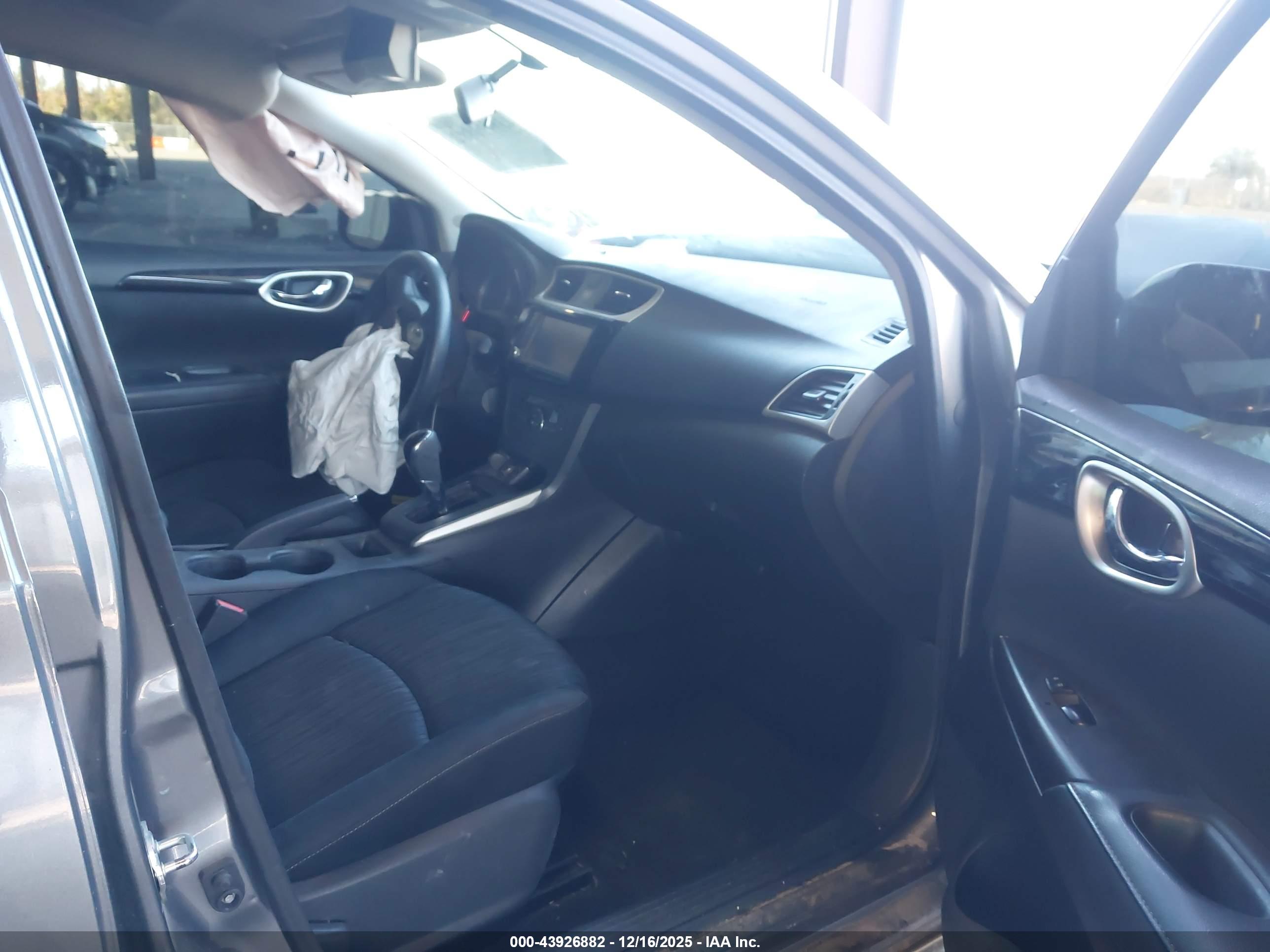 NISSAN SENTRA image 5