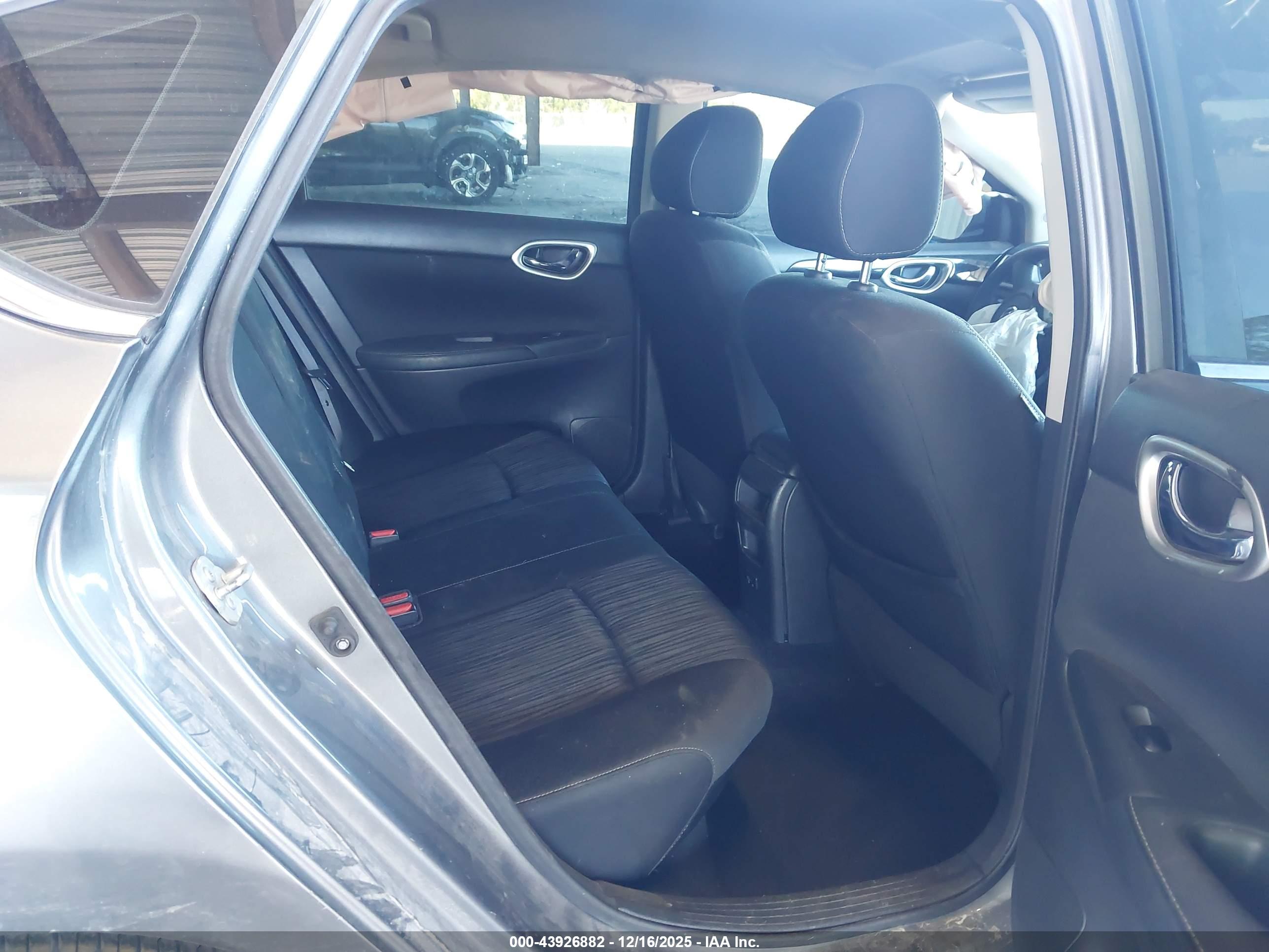 NISSAN SENTRA image 8